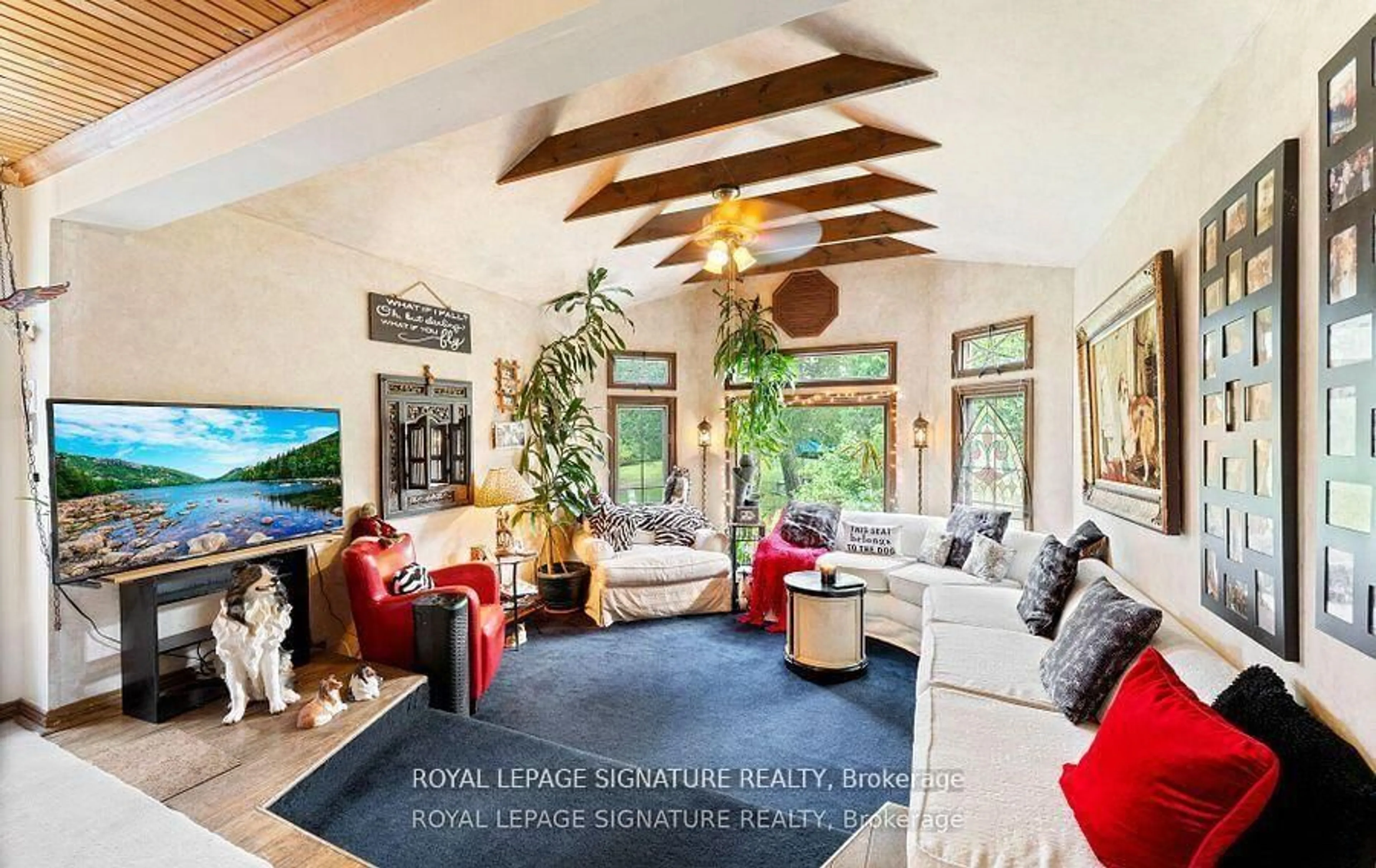 Living room with furniture, unknown for 17 Mustard St, Uxbridge Ontario L9P 1R2