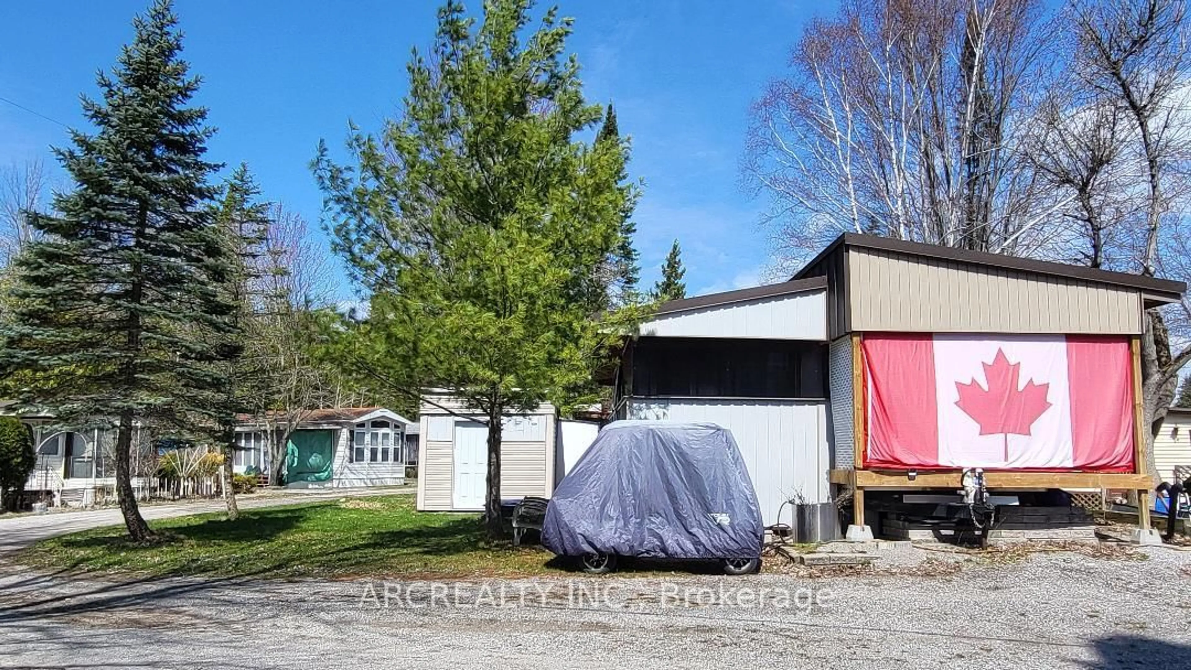 Shed for 42 Horseshoe Circ, Georgina Ontario L0E 1N0