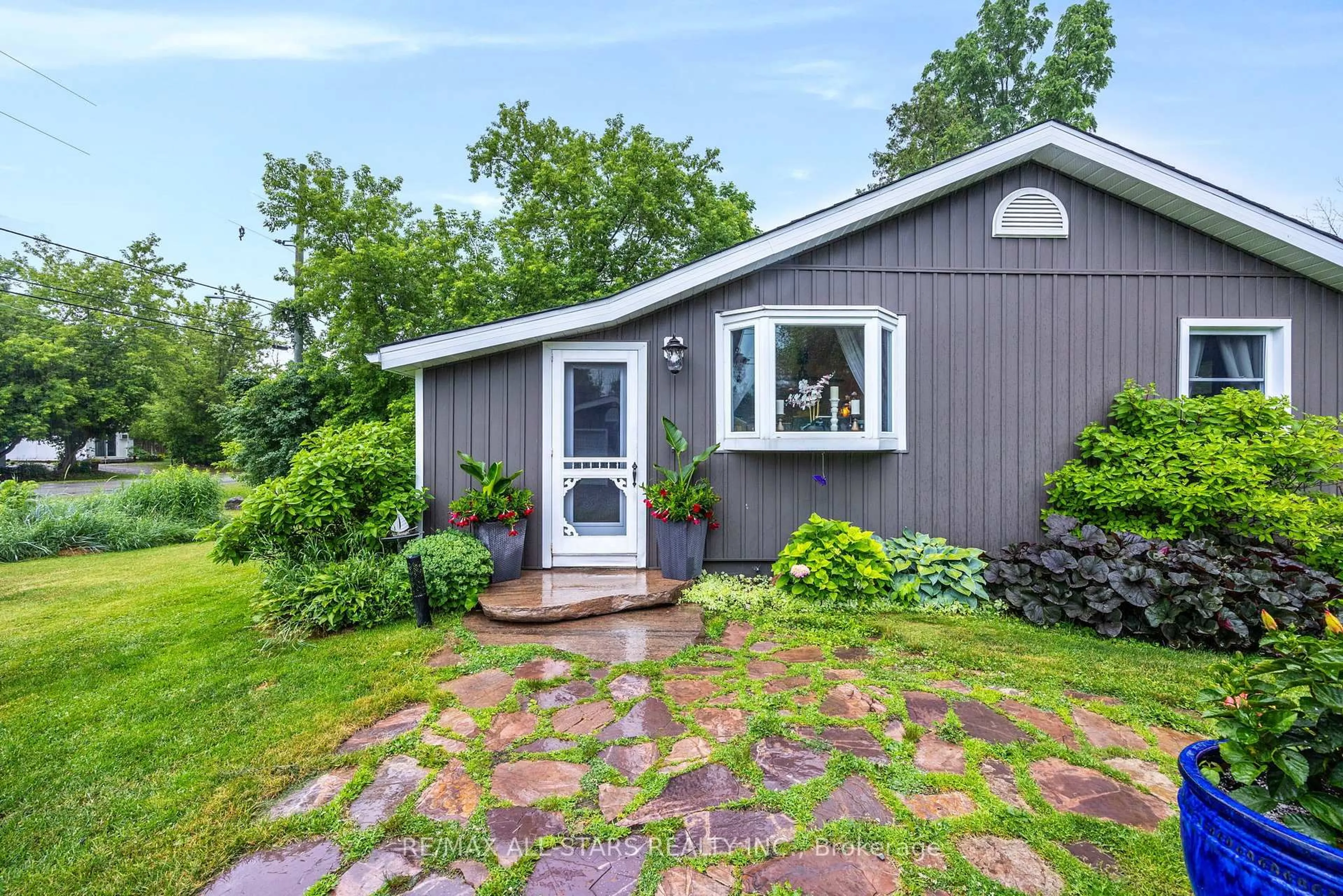 Unknown for 31 O'Dell Lane, Georgina Ontario L0E 1S0