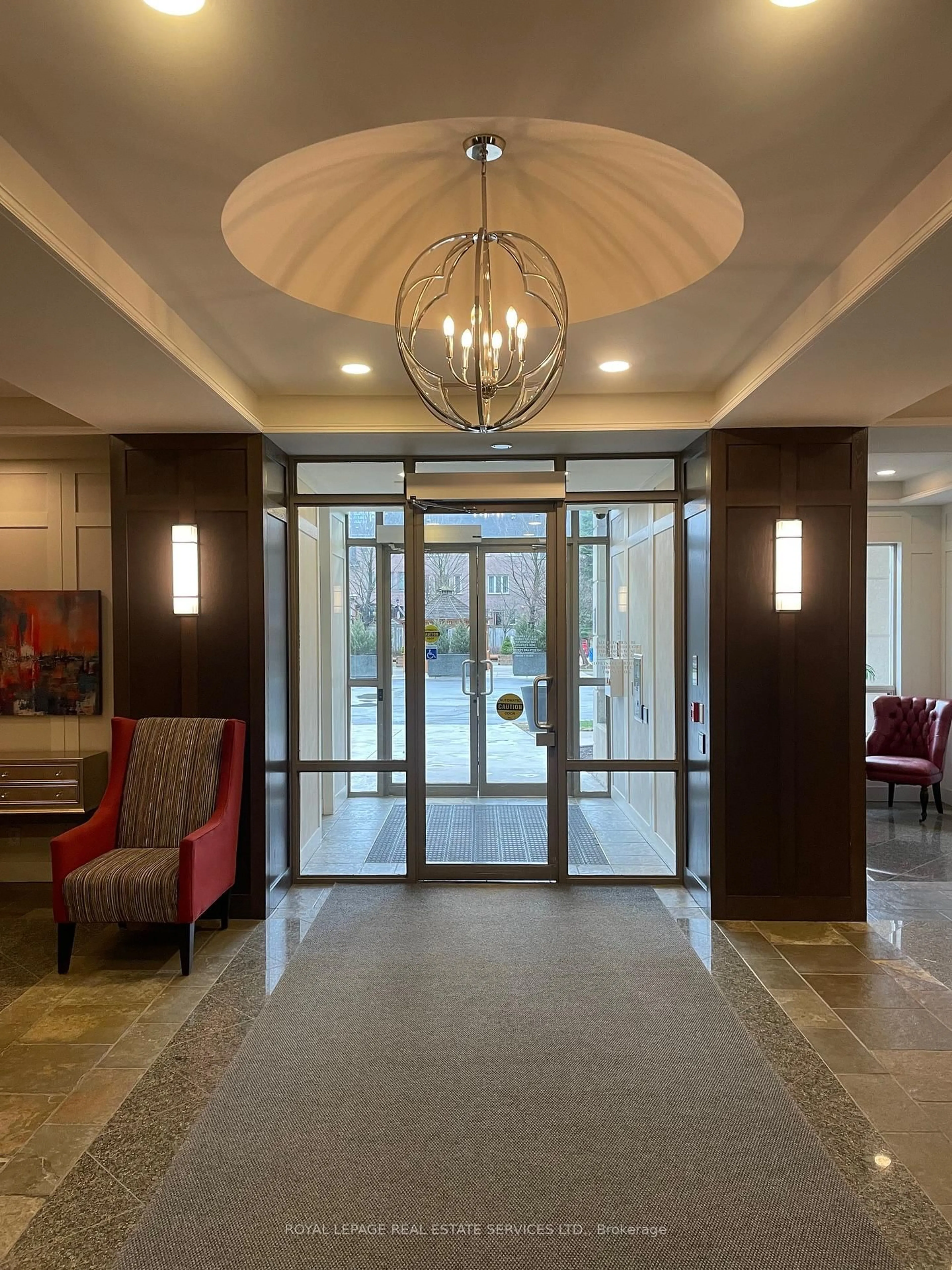 Lobby for 29 Northern Heights Dr #203, Richmond Hill Ontario L4B 4L8