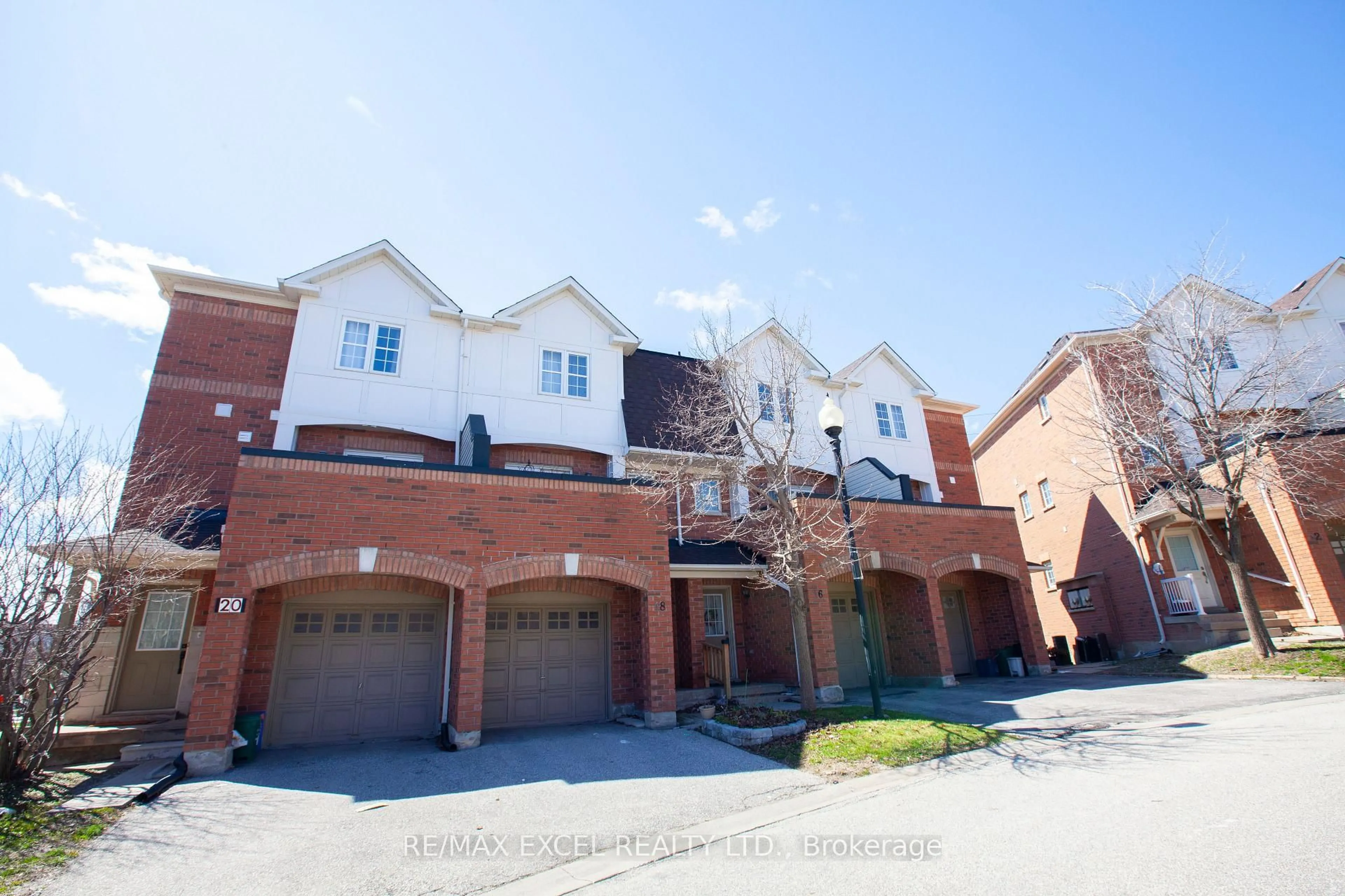 A pic from outside/outdoor area/front of a property/back of a property/a pic from drone, street for 14 Woltner Way, Markham Ontario L3R 5Y7