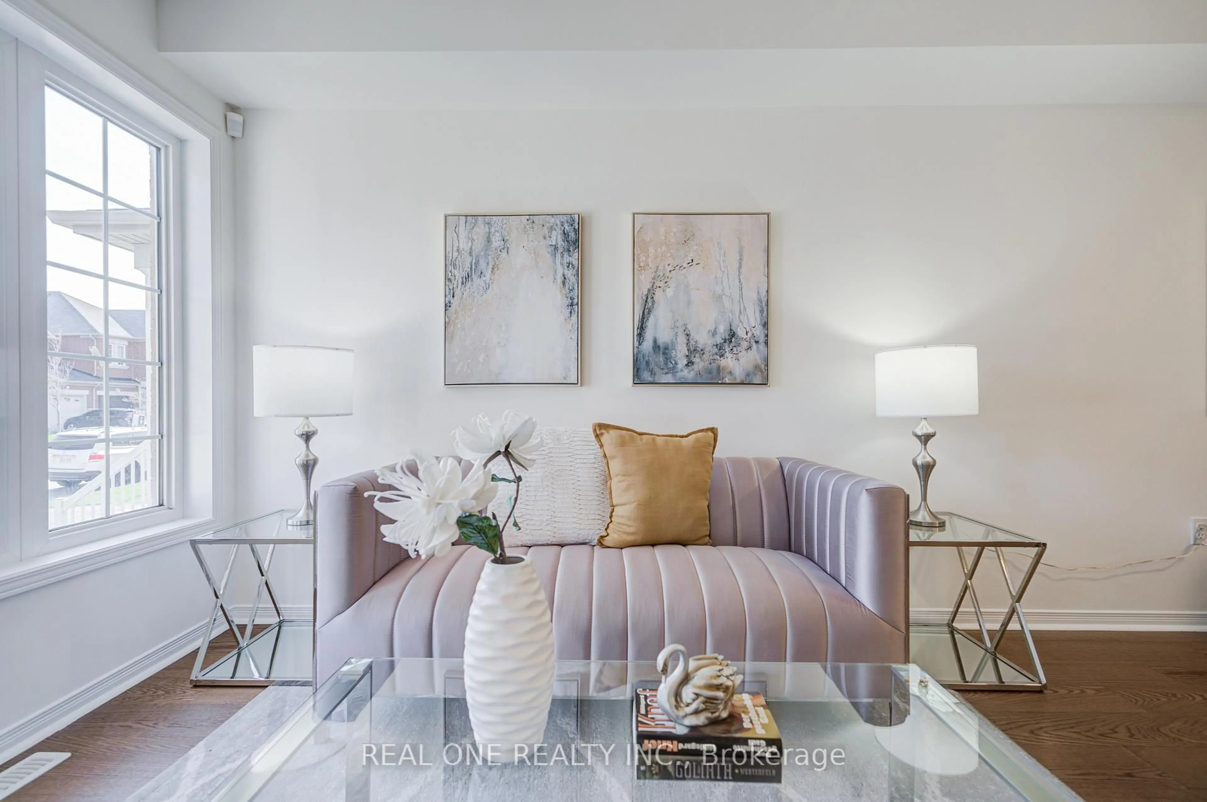 Living room with furniture, unknown for 65 Westcliffe Cres, Richmond Hill Ontario L4E 0S5