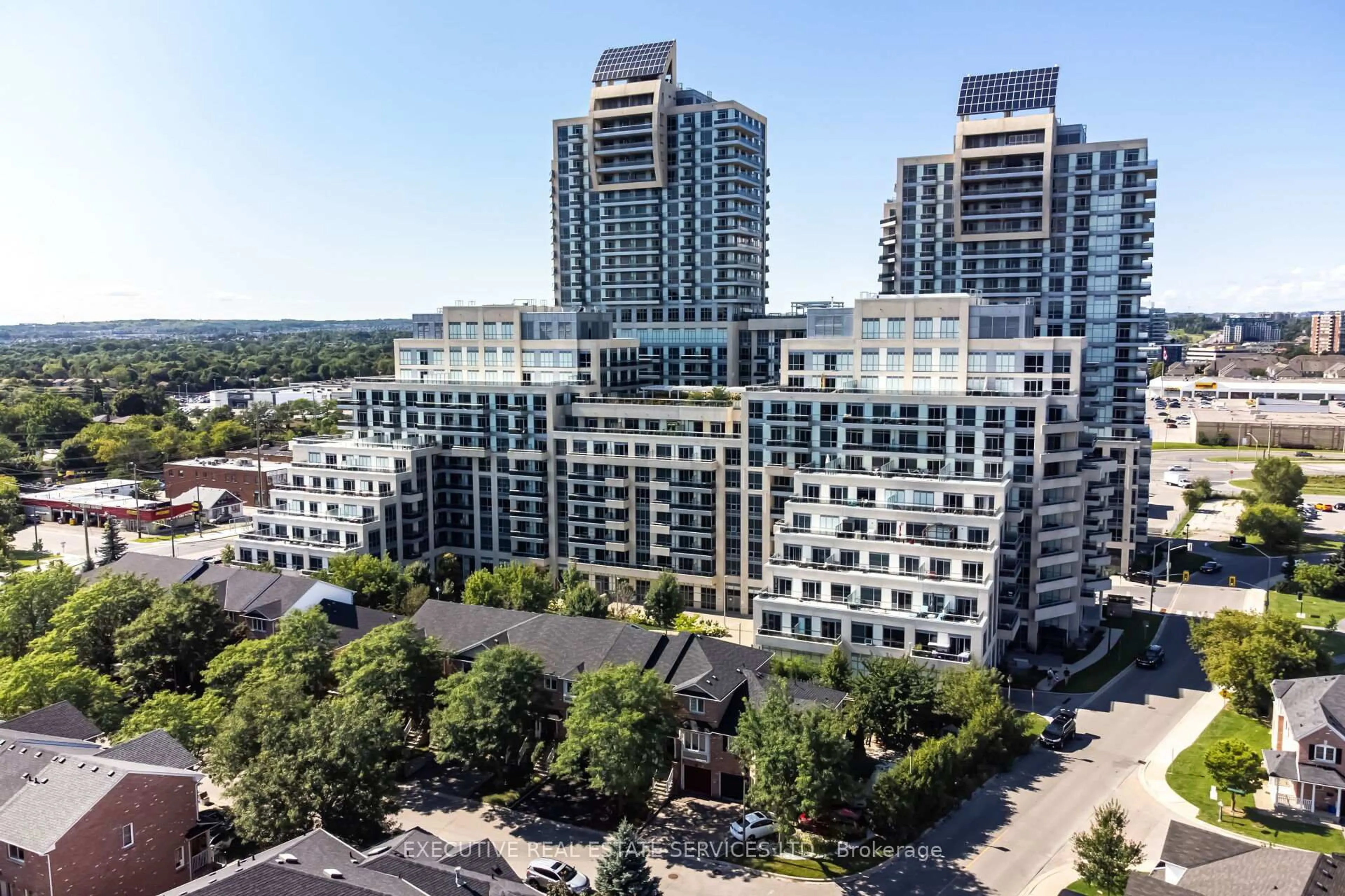 A pic from outside/outdoor area/front of a property/back of a property/a pic from drone, city buildings view from balcony for 9191 Yonge St ##608, Richmond Hill Ontario L4C 1E2