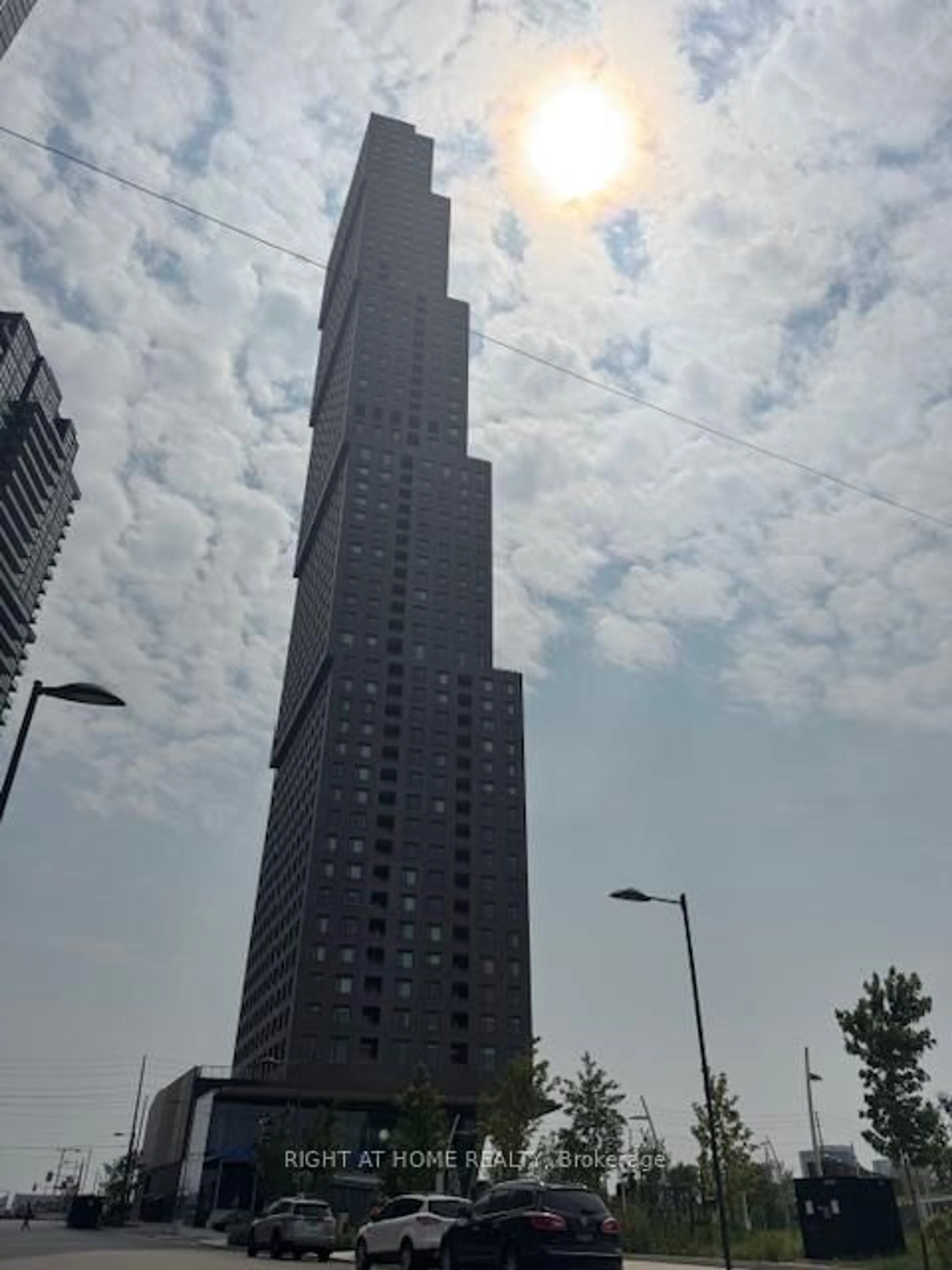 A pic of a room for 2920 Highway7 Rd #610, Vaughan Ontario L4K 0P4