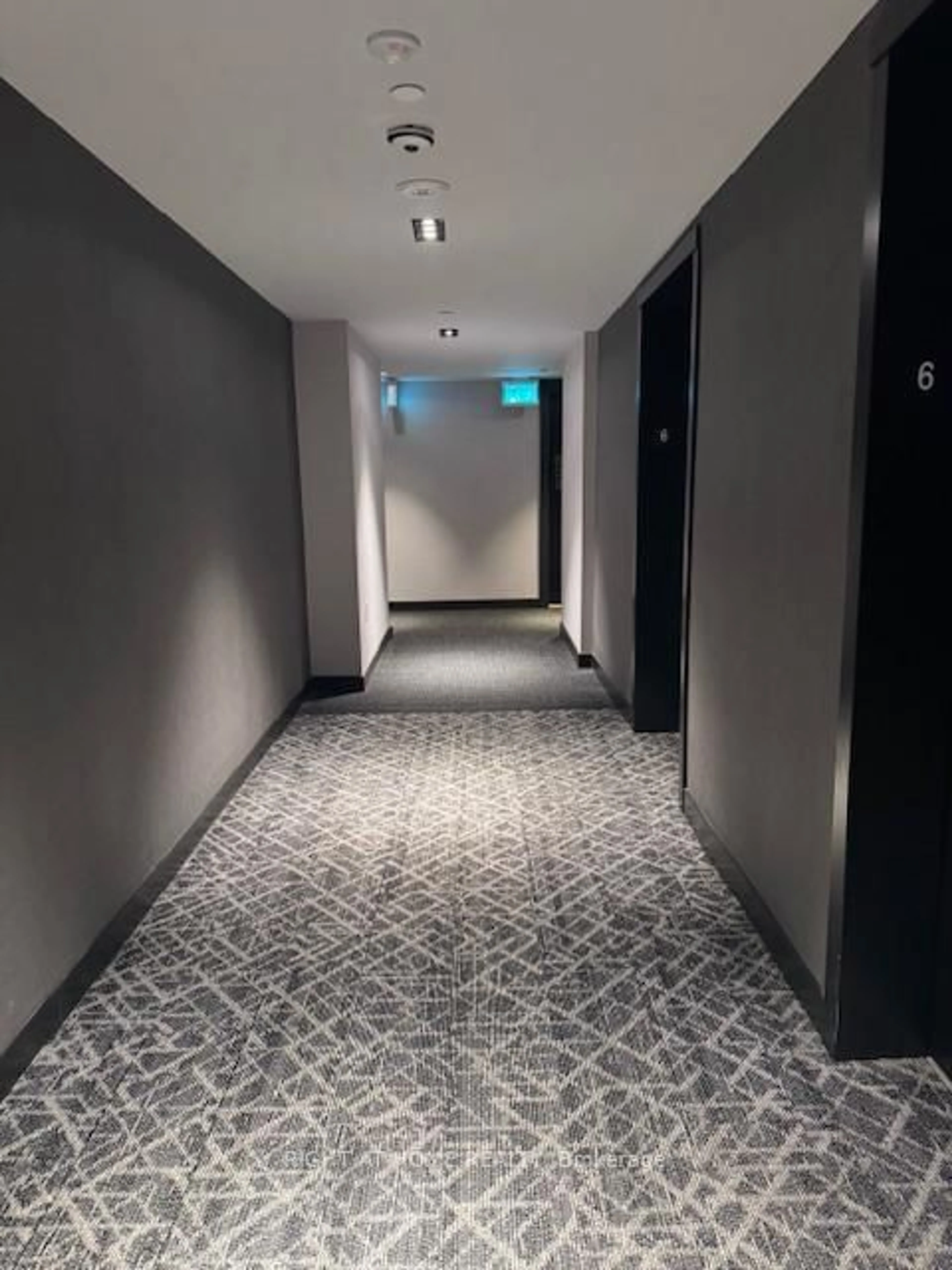 Indoor foyer for 2920 Highway7 Rd #610, Vaughan Ontario L4K 0P4