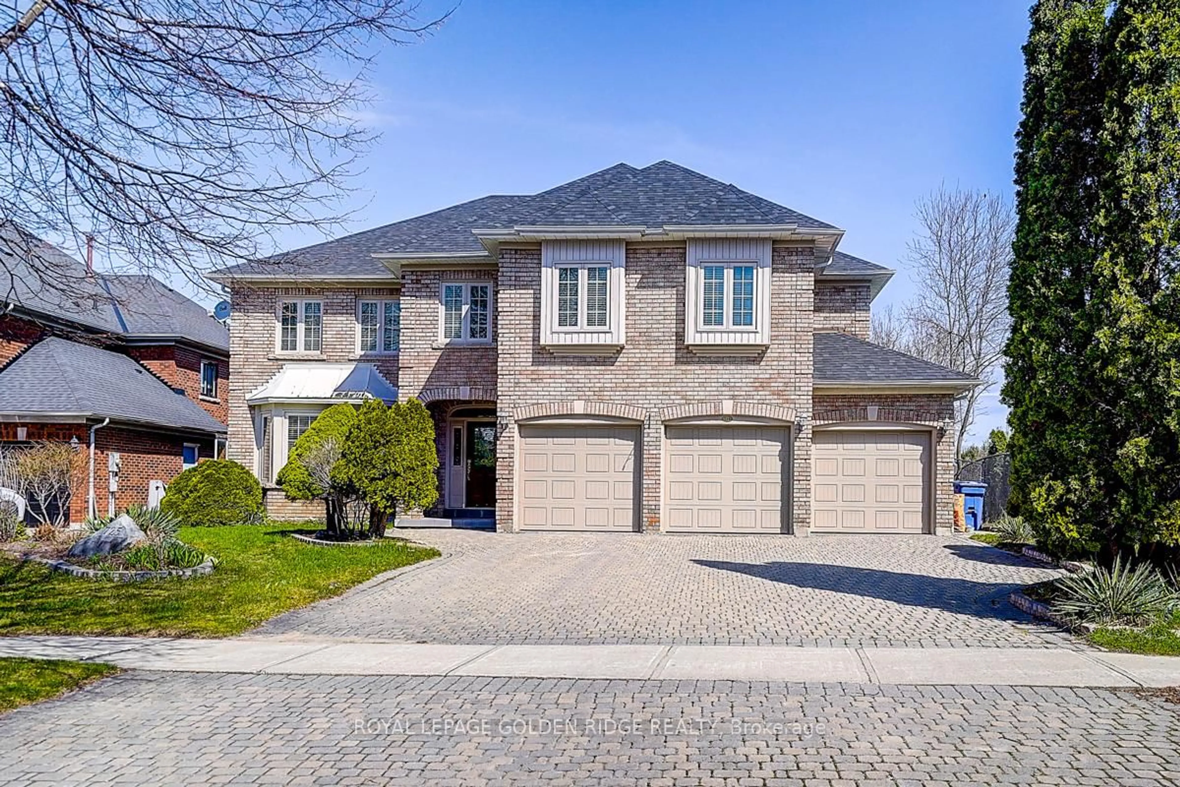 Home with brick exterior material, street for 725 Exceller Circ, Newmarket Ontario L3X 1P4