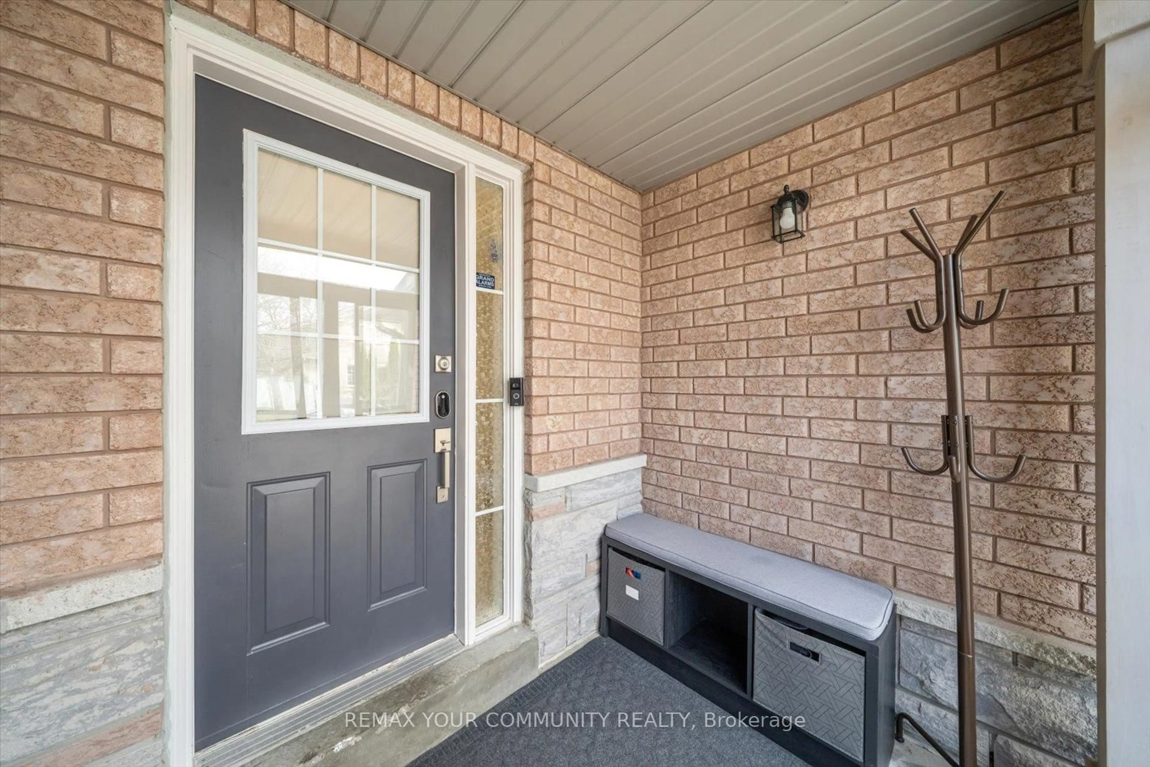 Indoor entryway for 133 Novella Rd, Vaughan Ontario L4K 5K6