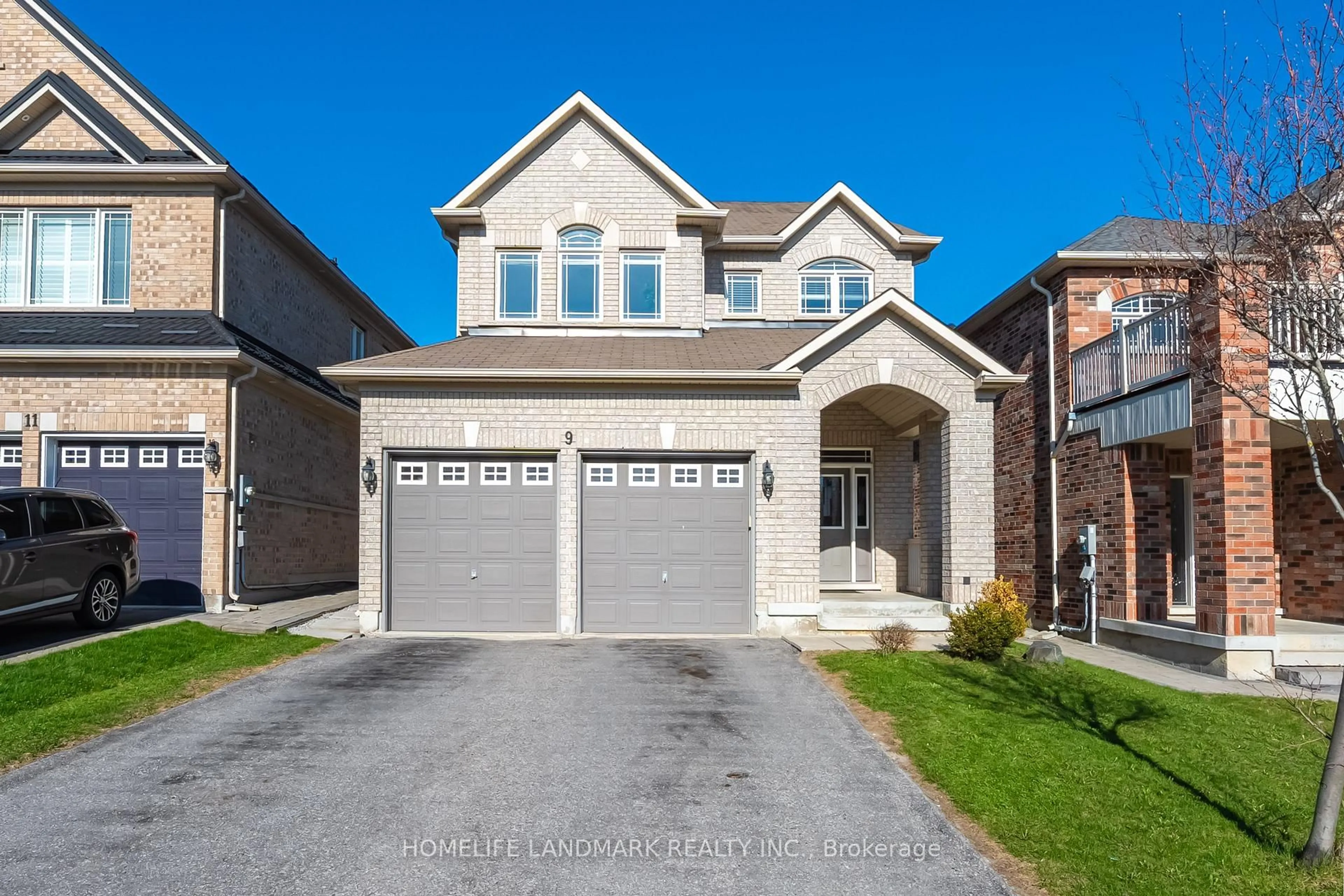 Home with brick exterior material, street for 9 OLD FIELD Cres, East Gwillimbury Ontario L9N 0A5
