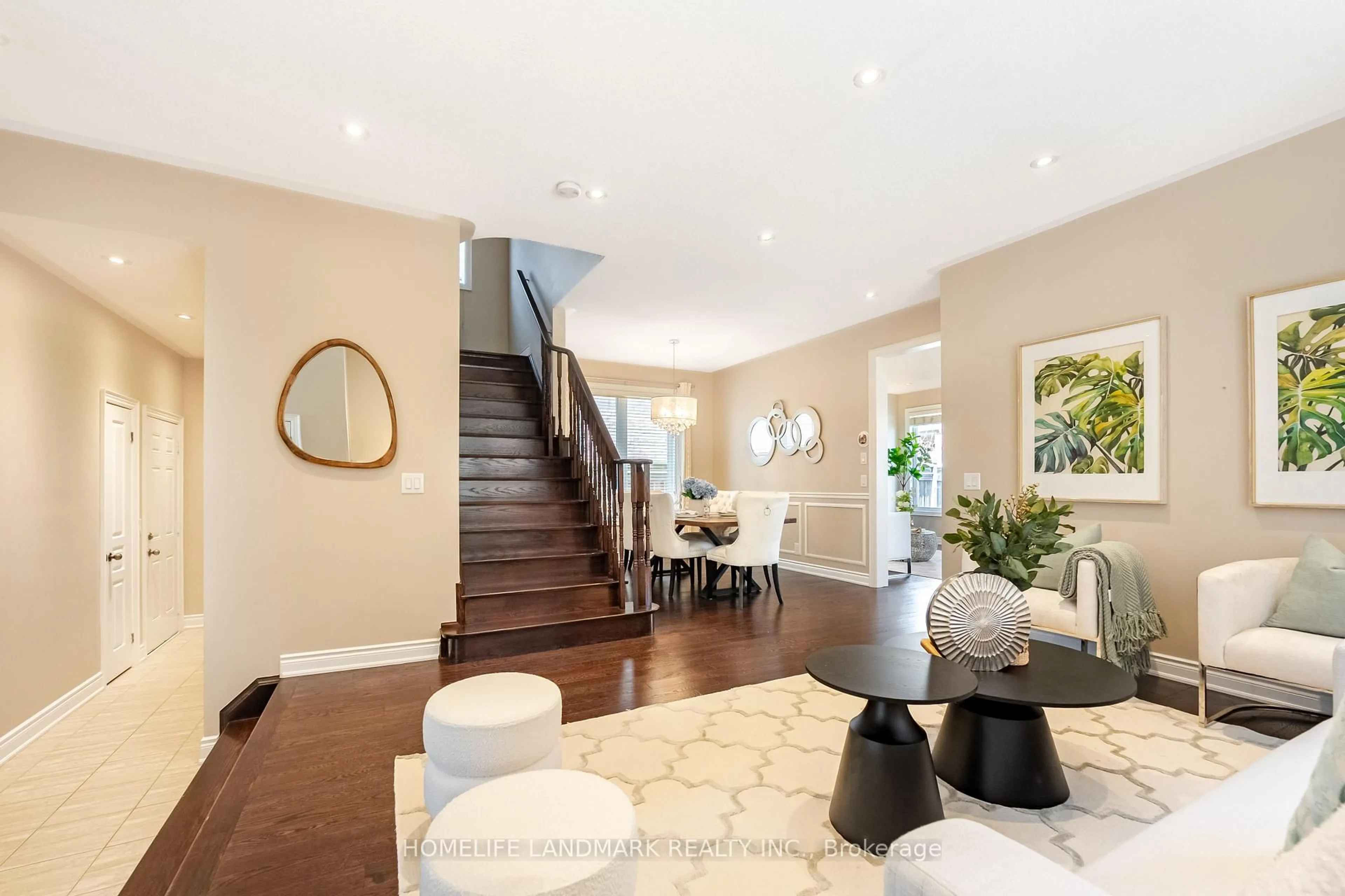 Unknown for 9 OLD FIELD Cres, East Gwillimbury Ontario L9N 0A5