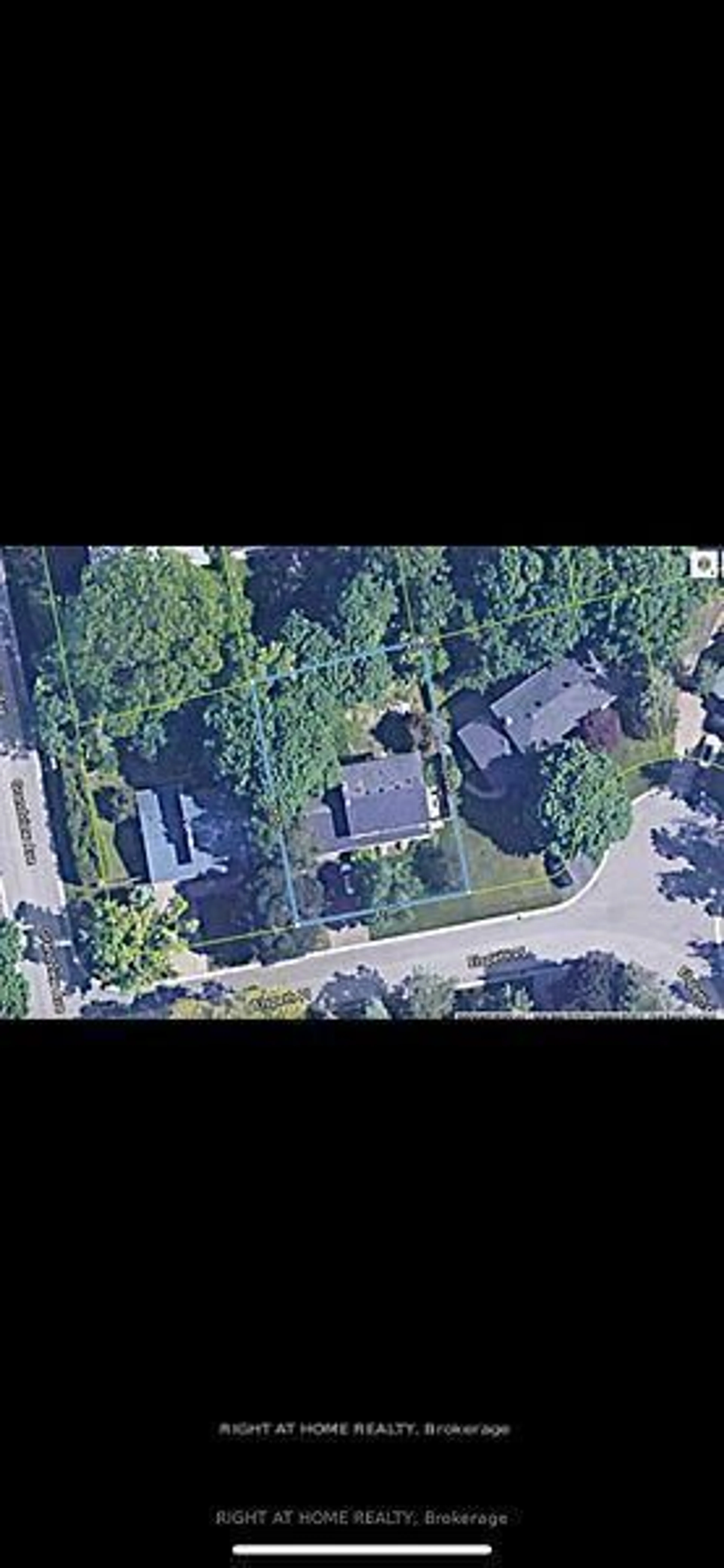 A pic from outside/outdoor area/front of a property/back of a property/a pic from drone, street for 4 Elspeth Pl, Markham Ontario L3T 1C4