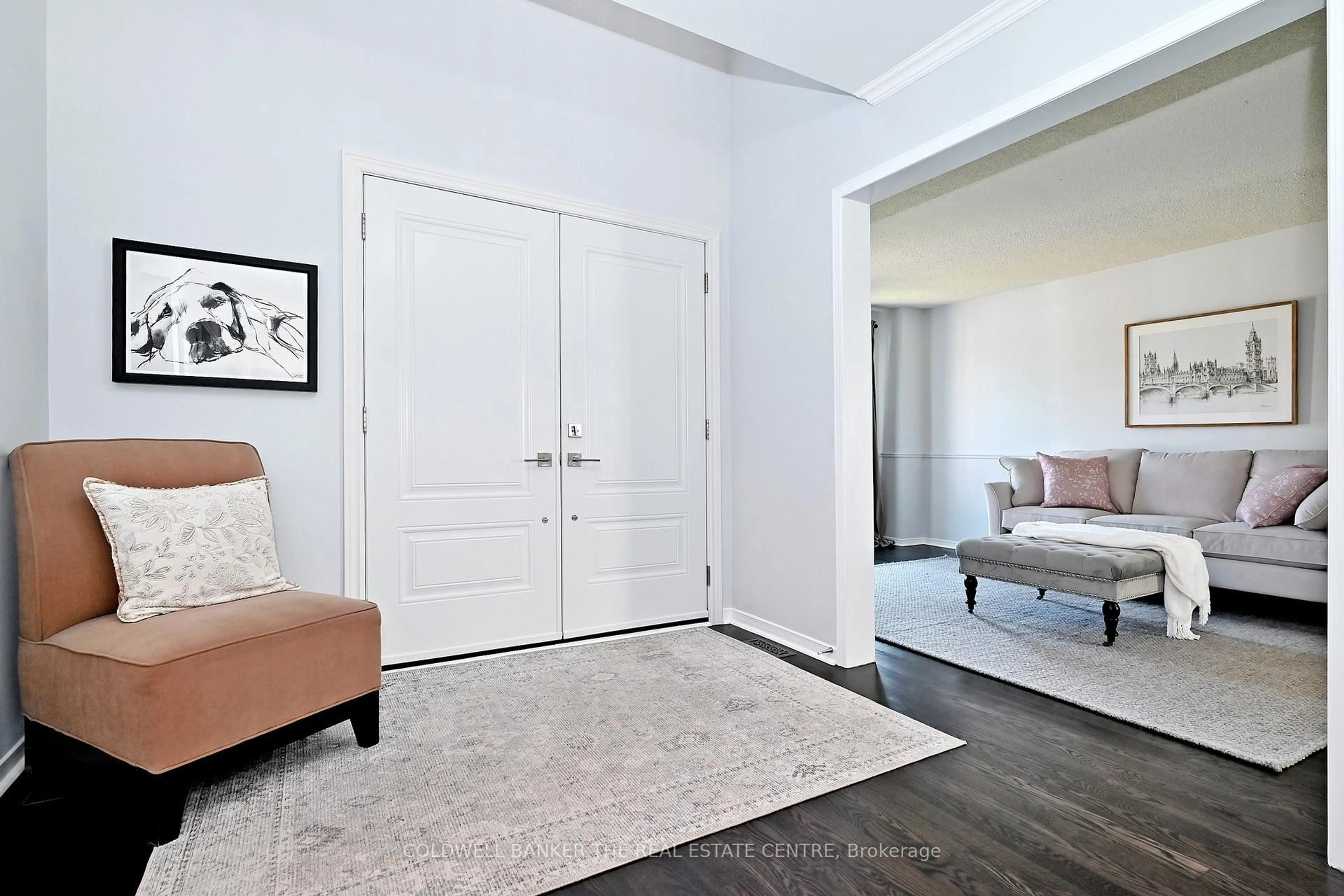 Indoor entryway for 194 Chambers Cres, Newmarket Ontario L3X 1T1