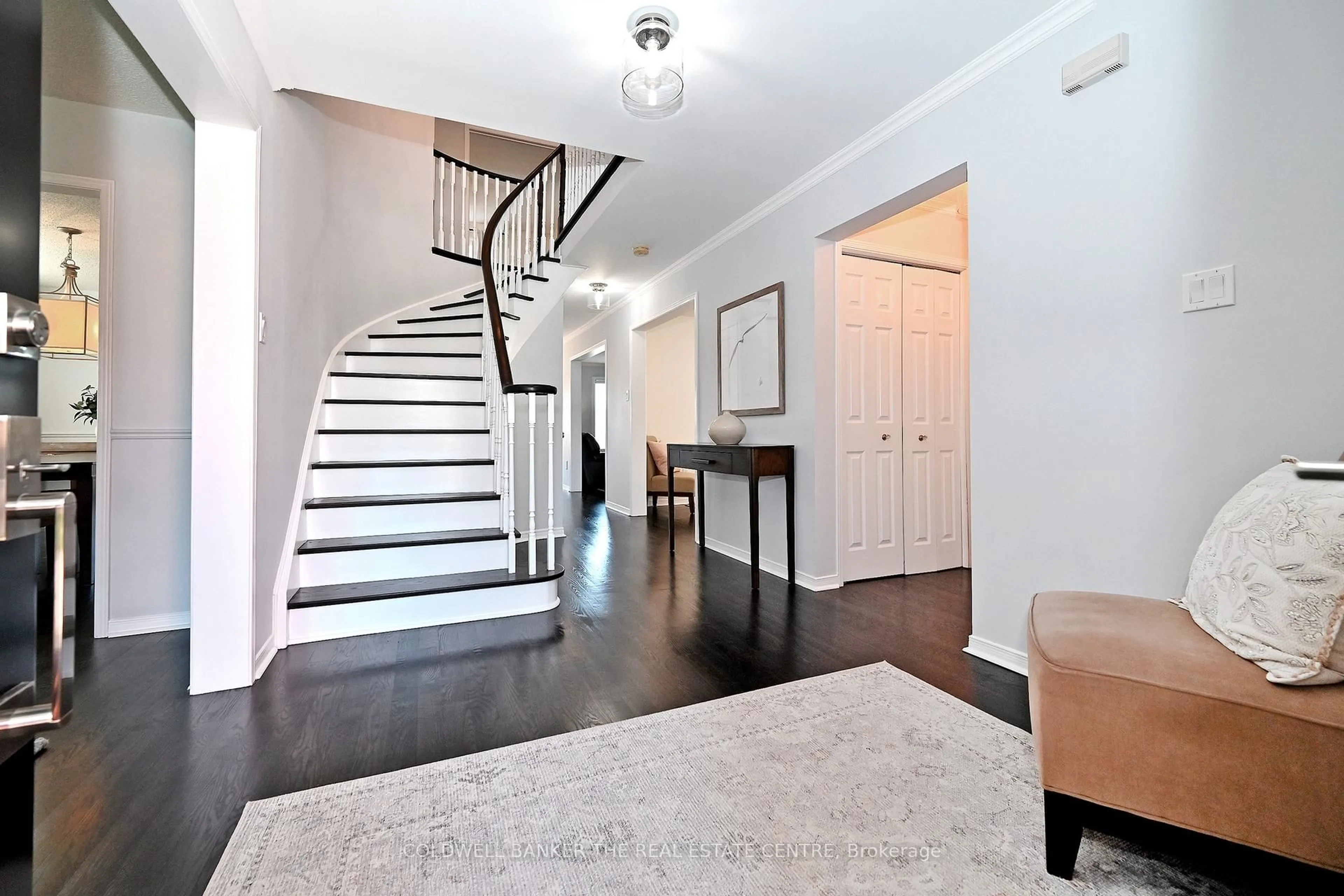 Unknown for 194 Chambers Cres, Newmarket Ontario L3X 1T1