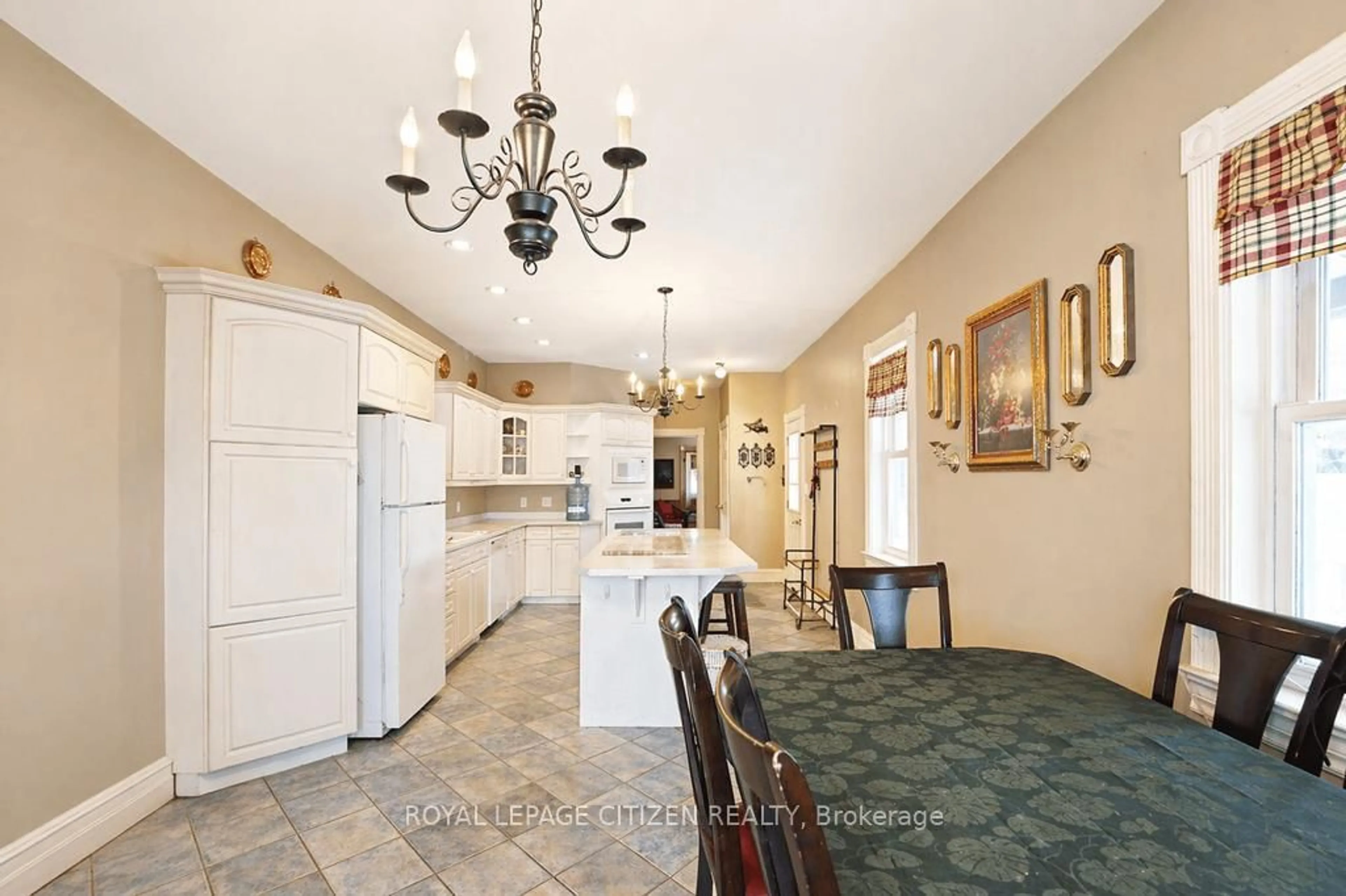 Open concept kitchen, ceramic/tile floor for 207 BARRIE St, Essa Ontario L0L 2N0