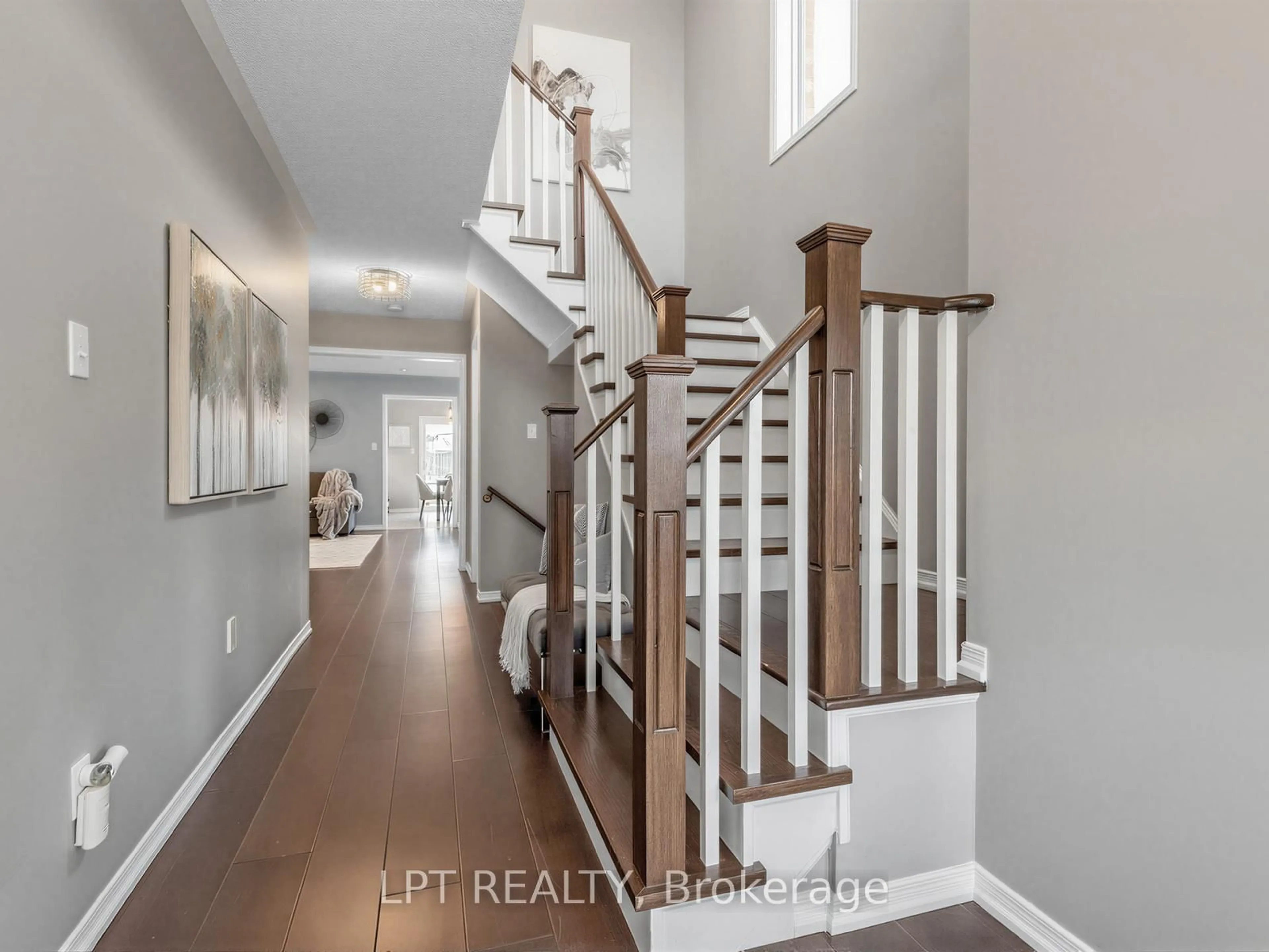 Indoor entryway for 21 Amos Lehman Way, Whitchurch-Stouffville Ontario L4A 0J9