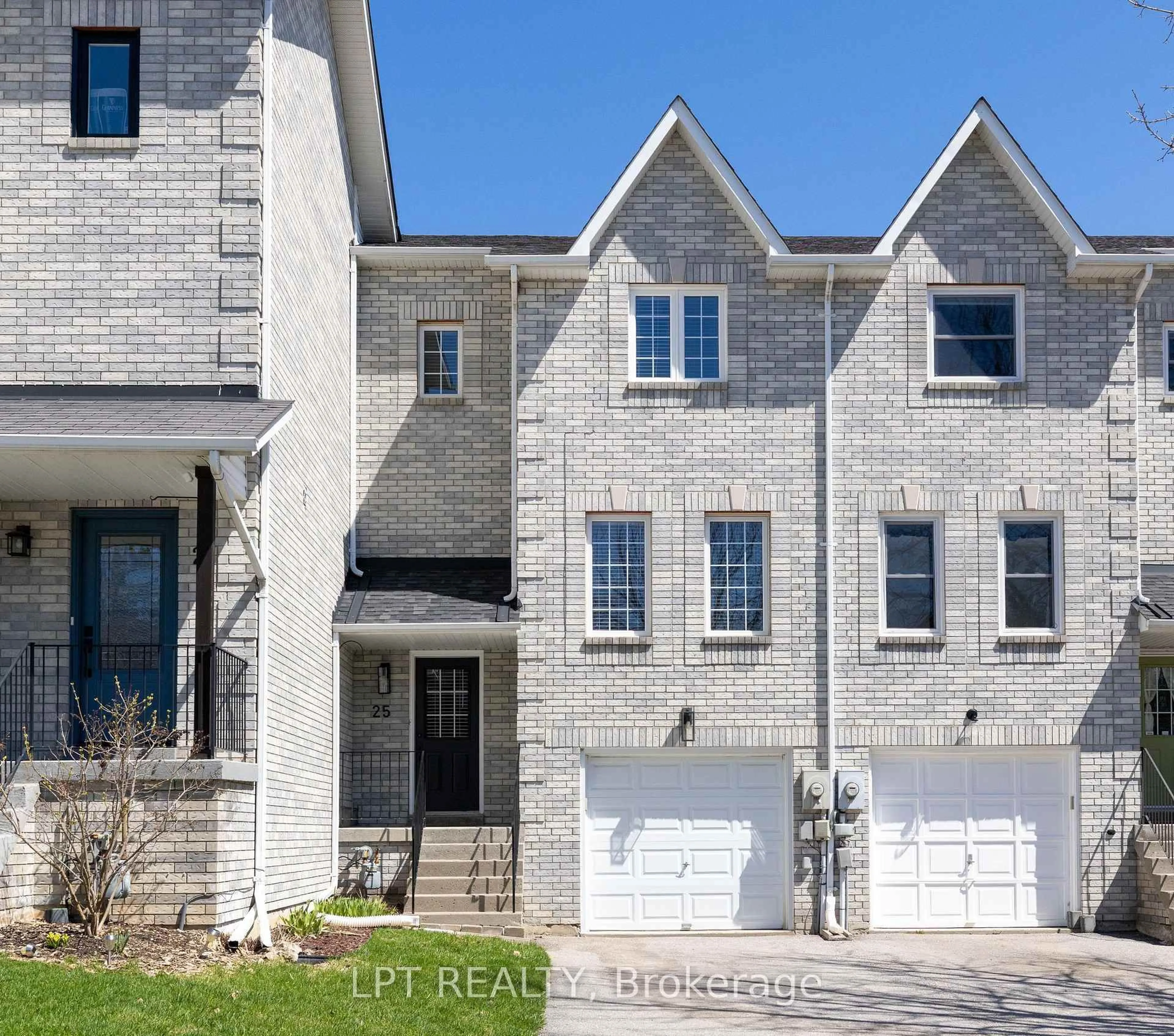 Home with brick exterior material, street for 25 Hattie Crt, Georgina Ontario L4P 3Z7