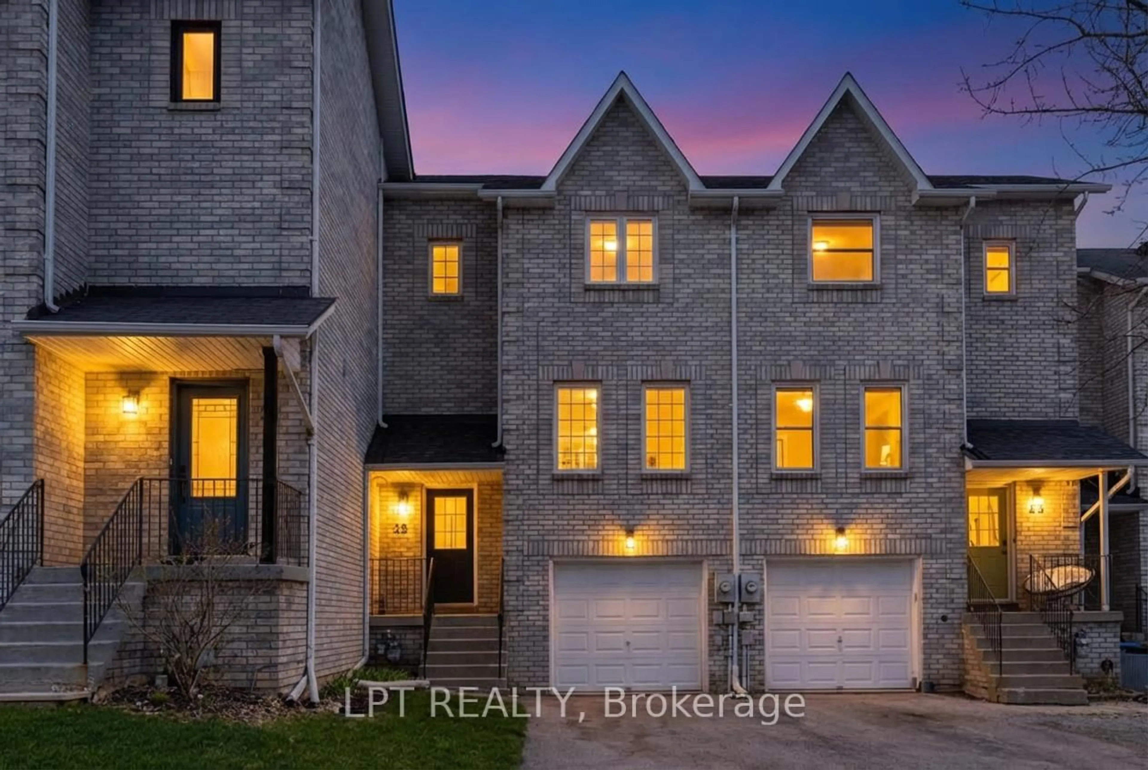 Home with brick exterior material, street for 25 Hattie Crt, Georgina Ontario L4P 3Z7