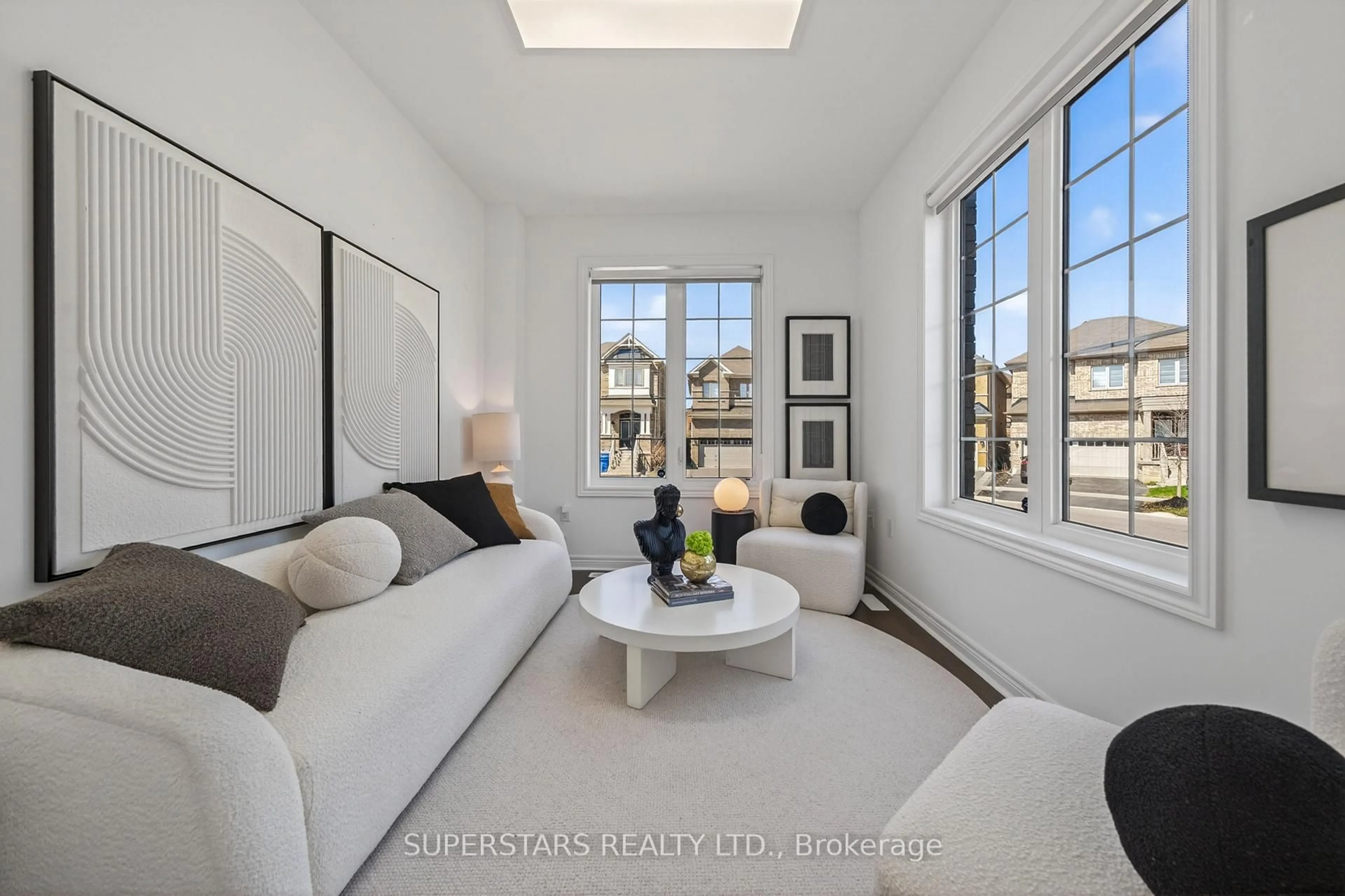 Living room with furniture, unknown for 49 Birkett Way, Whitchurch-Stouffville Ontario L4A 4P7