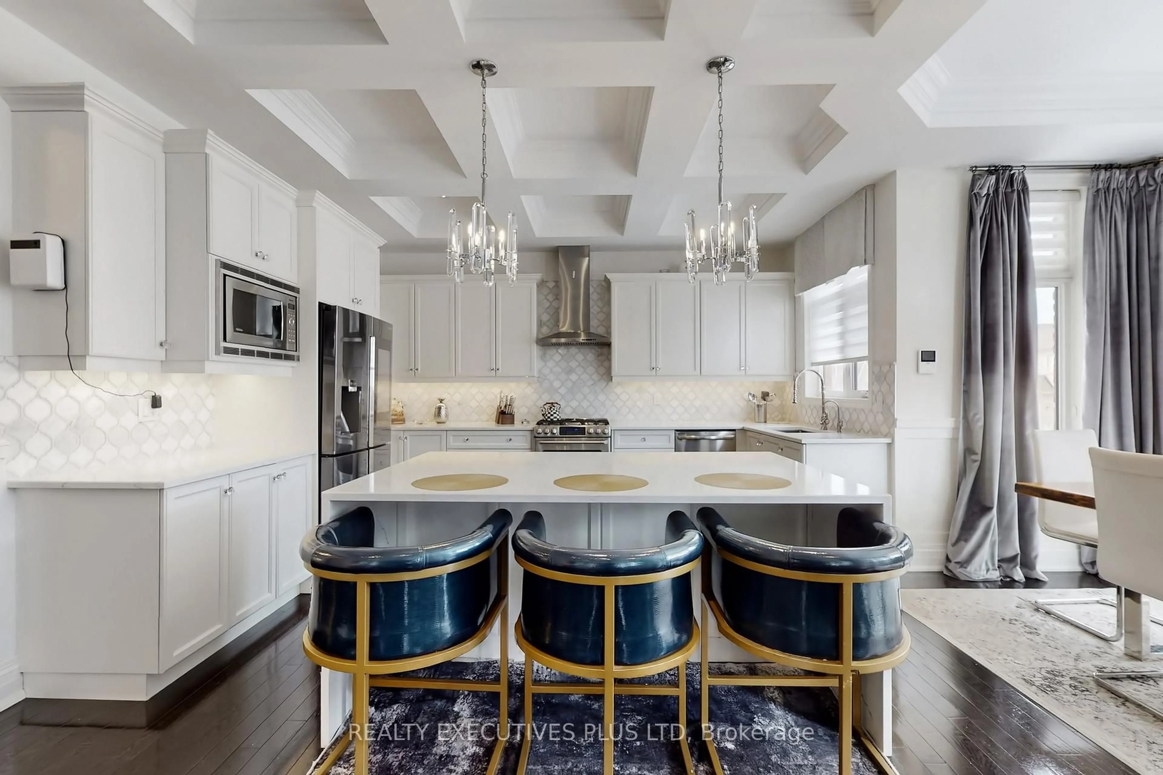 Contemporary kitchen, ceramic/tile floor for 10 Sim Hill Cres, King Ontario L7B 0C4