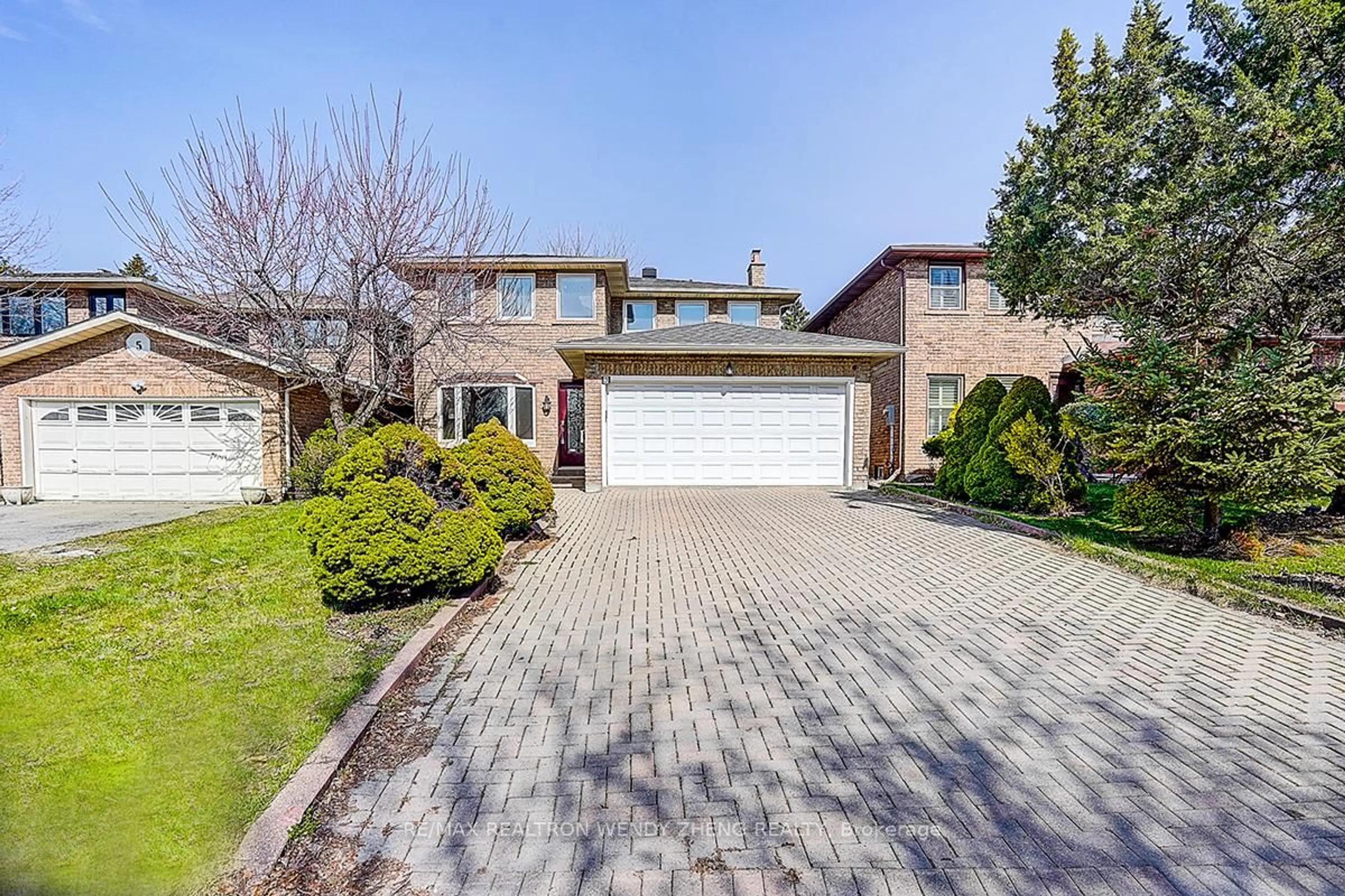 Home with brick exterior material, street for 3 Park Lane Circ, Richmond Hill Ontario L4C 6S8