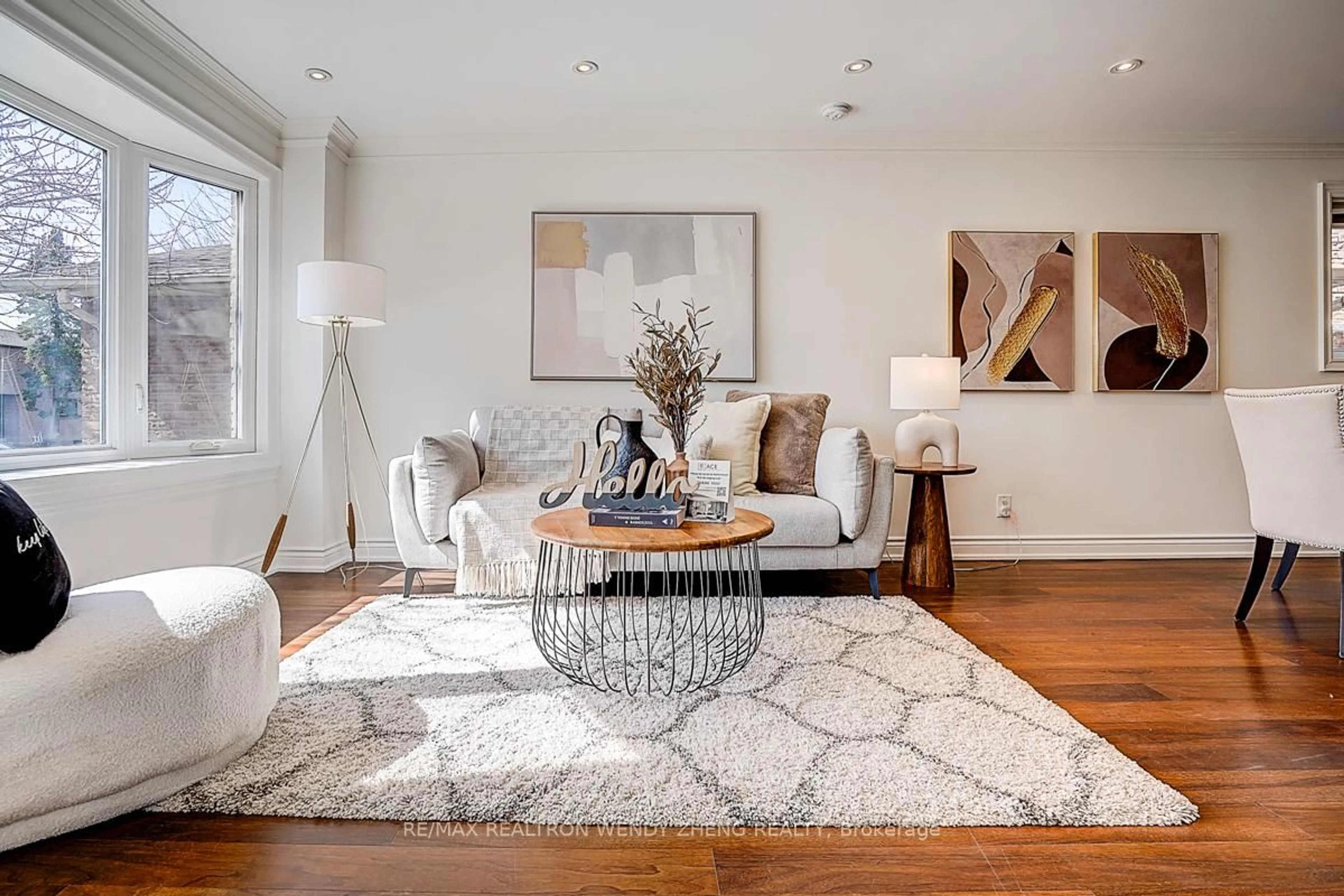 Living room with furniture, unknown for 3 Park Lane Circ, Richmond Hill Ontario L4C 6S8