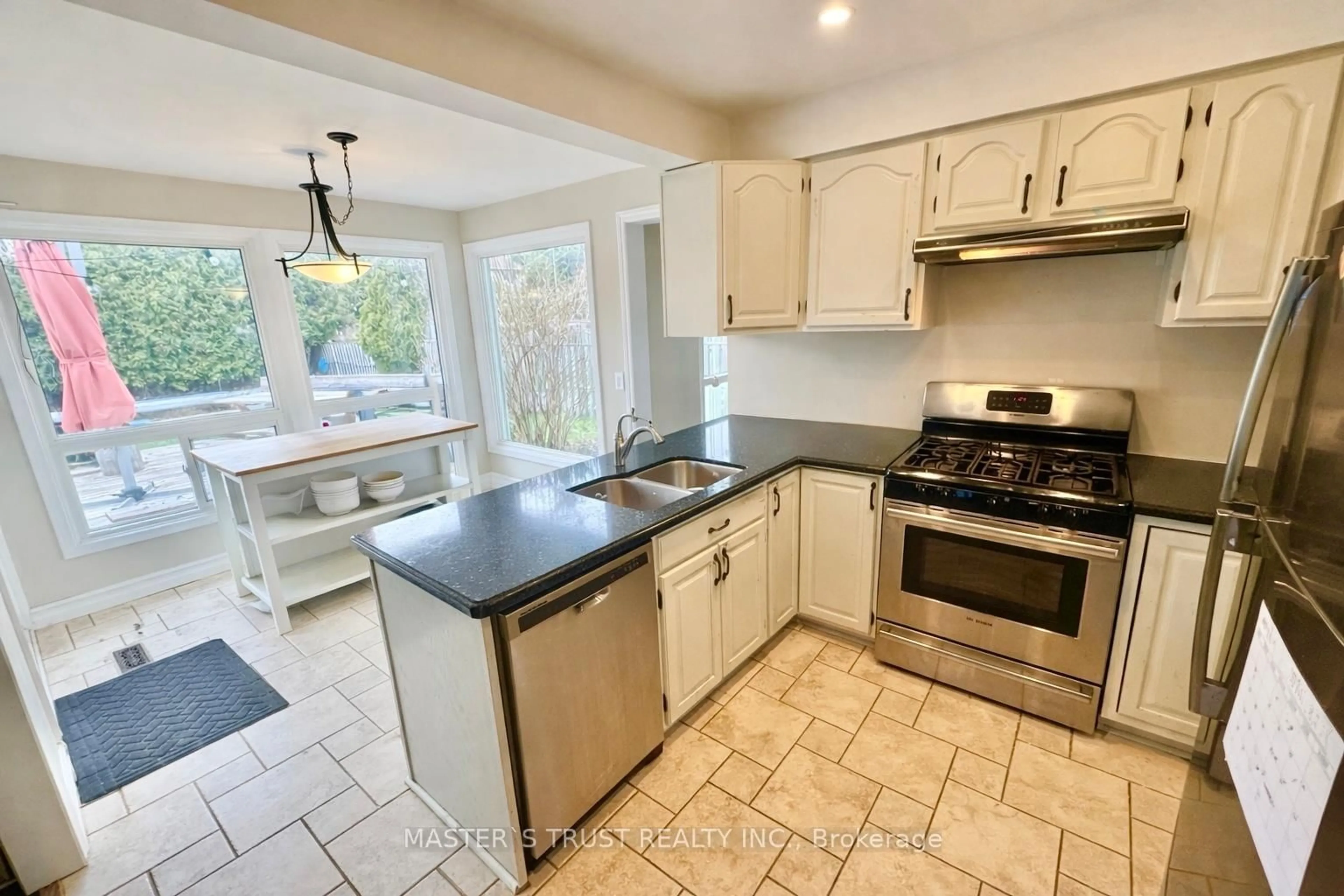 Standard kitchen, ceramic/tile floor for 112 Krieghoff Ave, Markham Ontario L3R 1V9