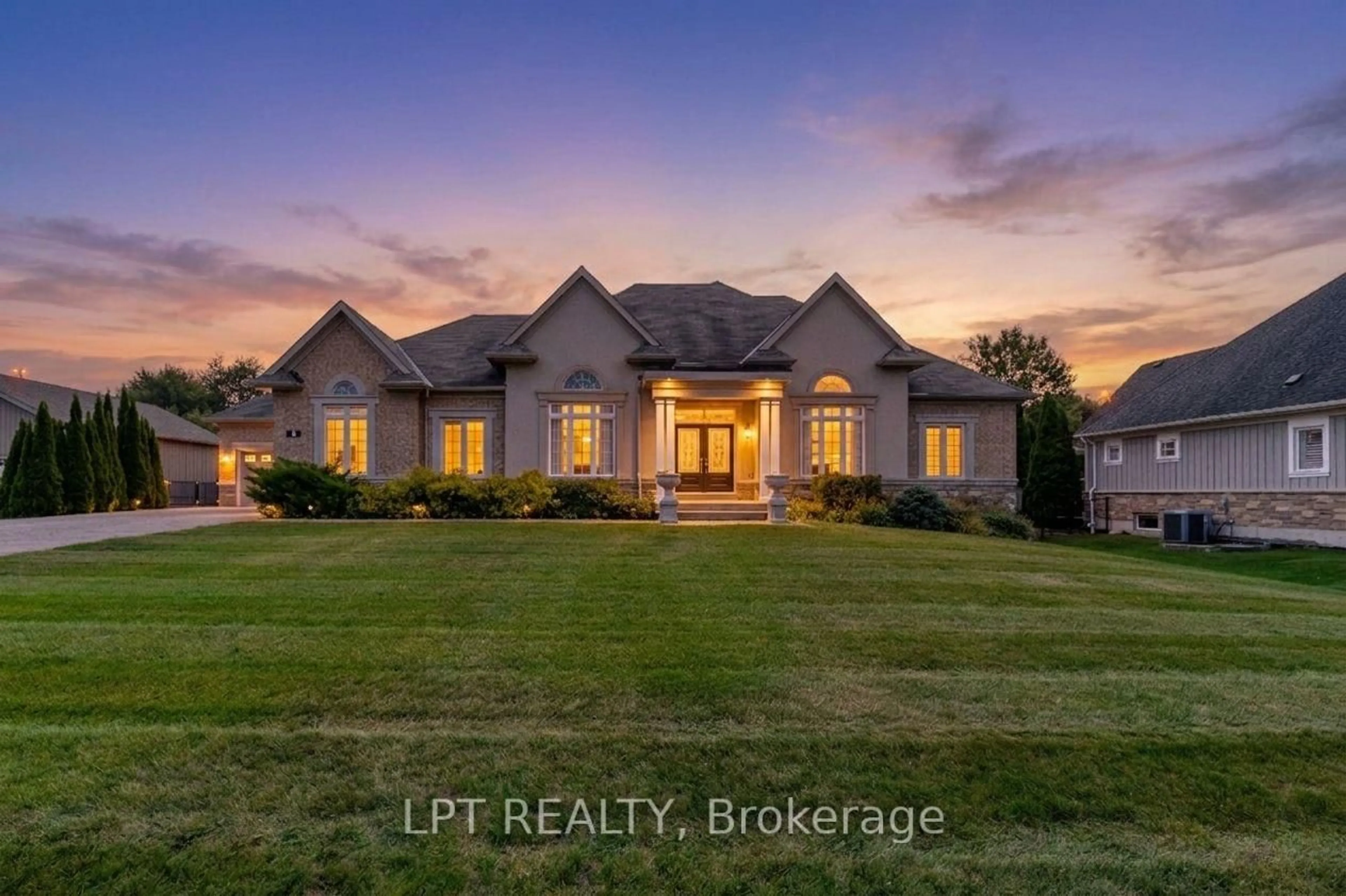 Home with brick exterior material, water/lake/river/ocean view for 5 Wolford Crt, Georgina Ontario L4P 0B1