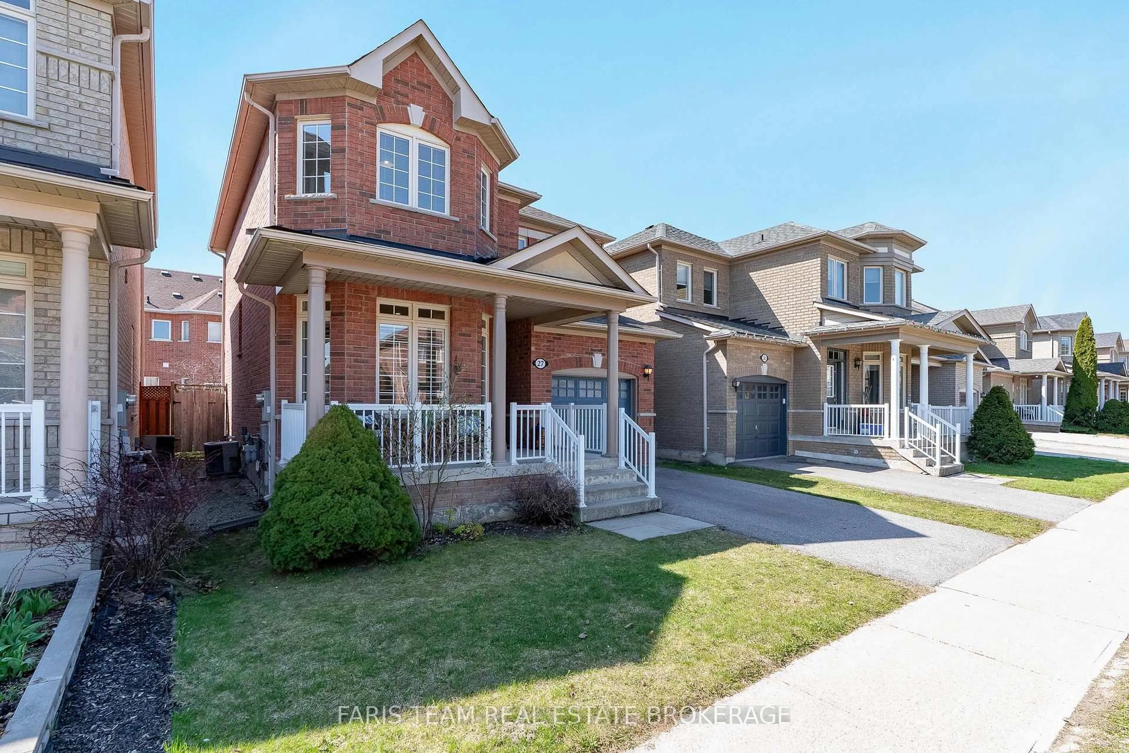Home with brick exterior material, street for 27 Fontebella Ave, Vaughan Ontario L4H 2A6