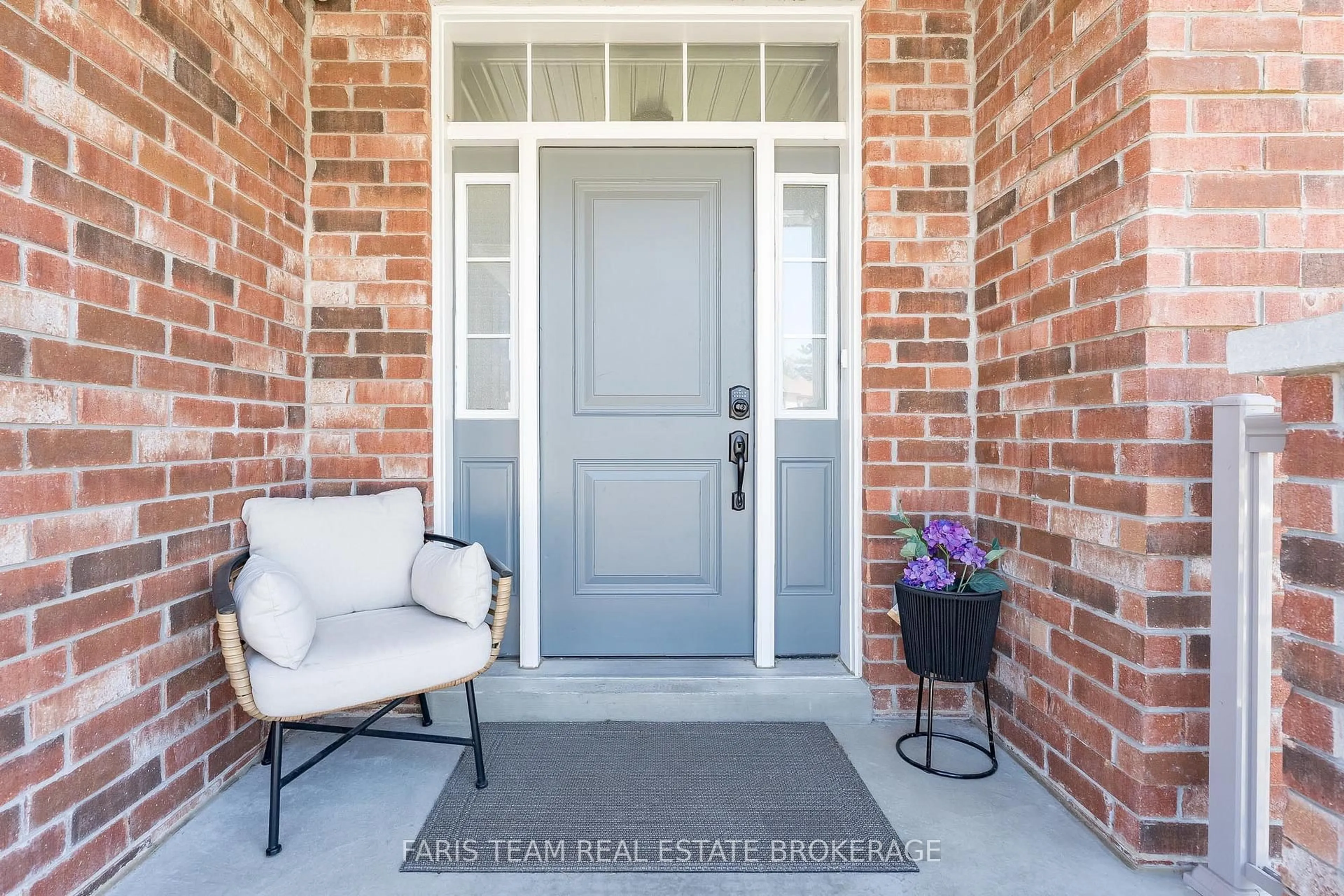 Indoor entryway for 787 Freemont Crt, Innisfil Ontario L9S 0K4