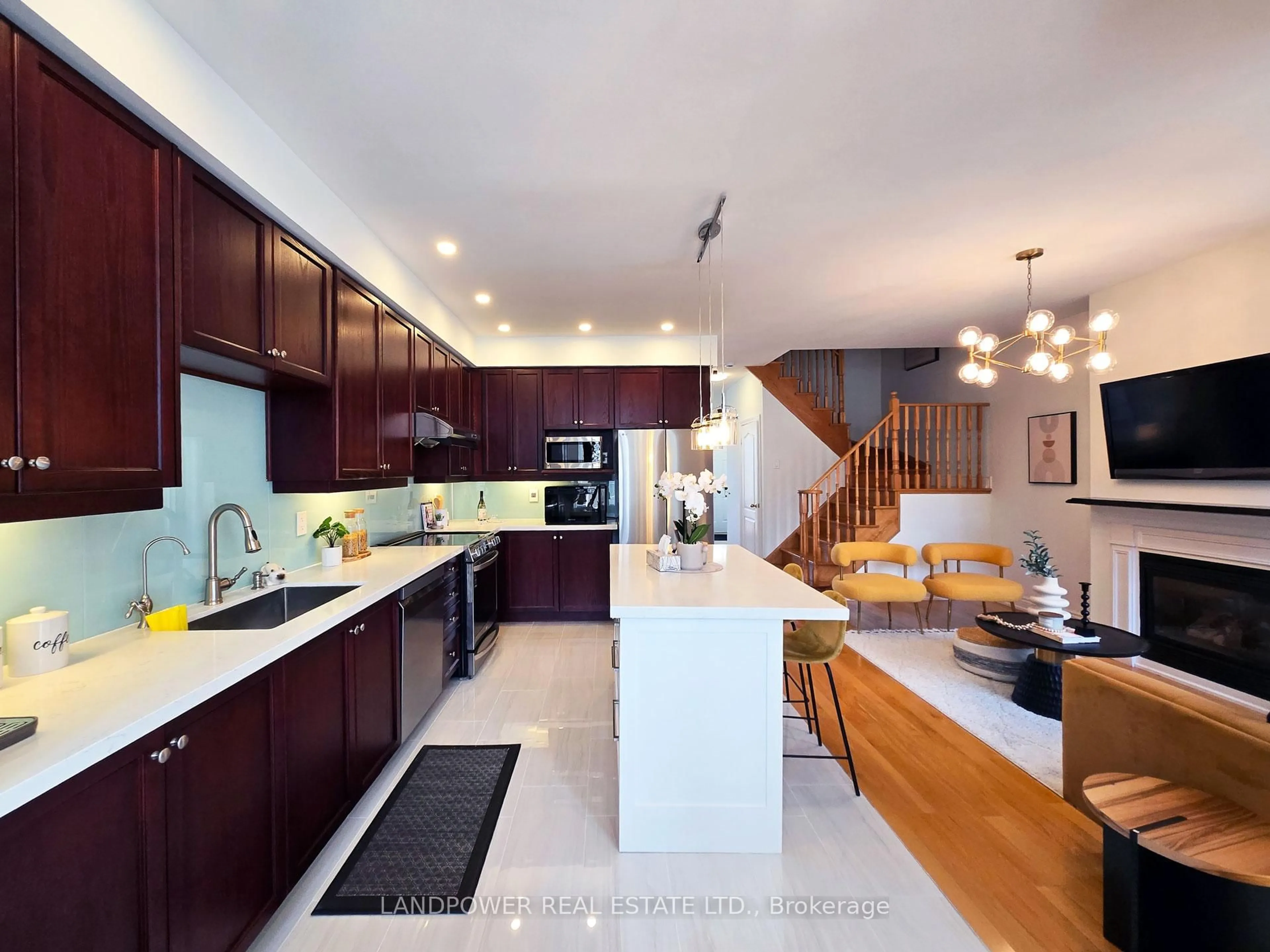 Open concept kitchen, ceramic/tile floor for 125 Yale Lane, Markham Ontario L6B 1G5