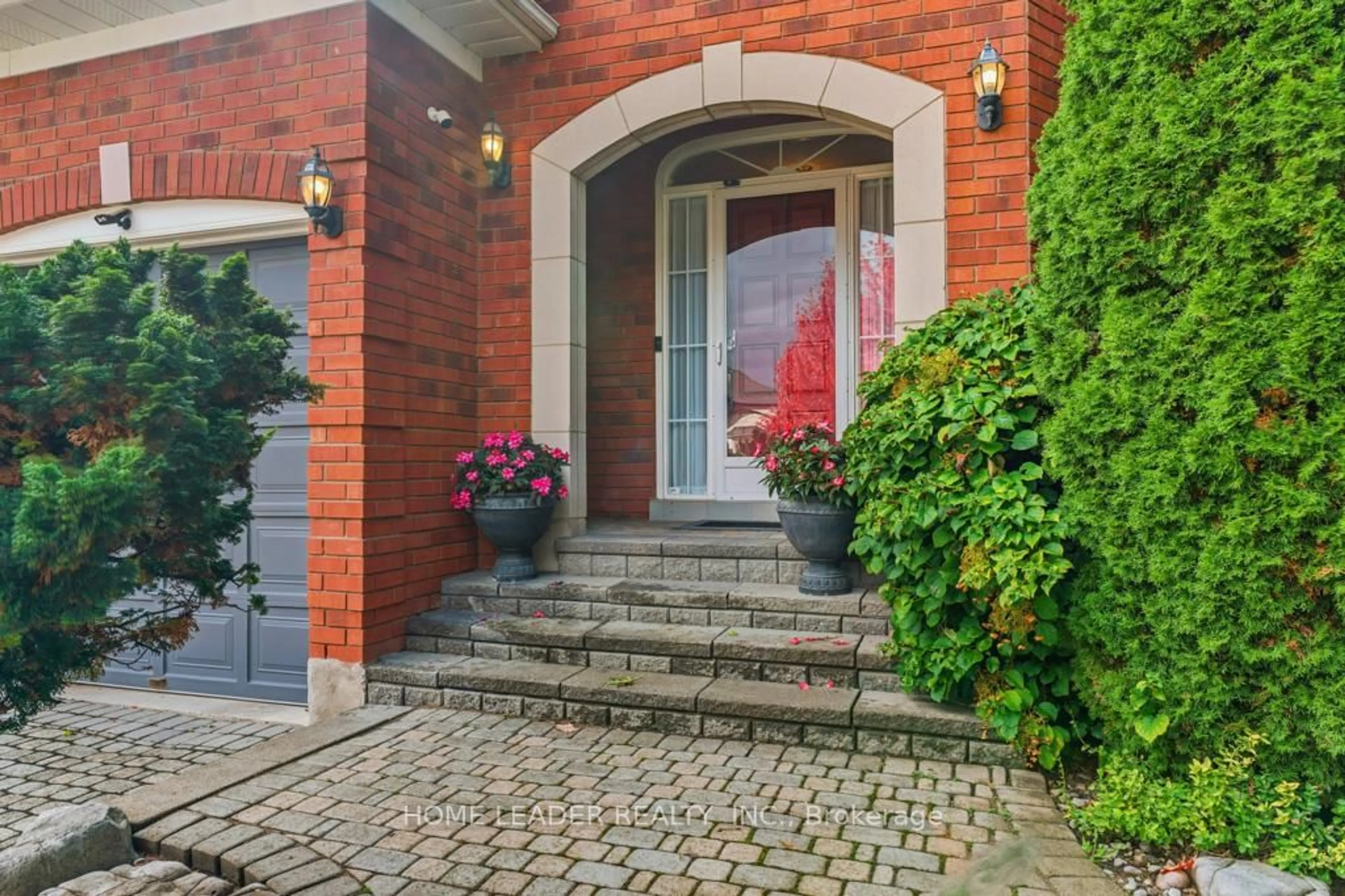 Home with brick exterior material, street for 61 King's Cross Ave, Richmond Hill Ontario L4B 2T1