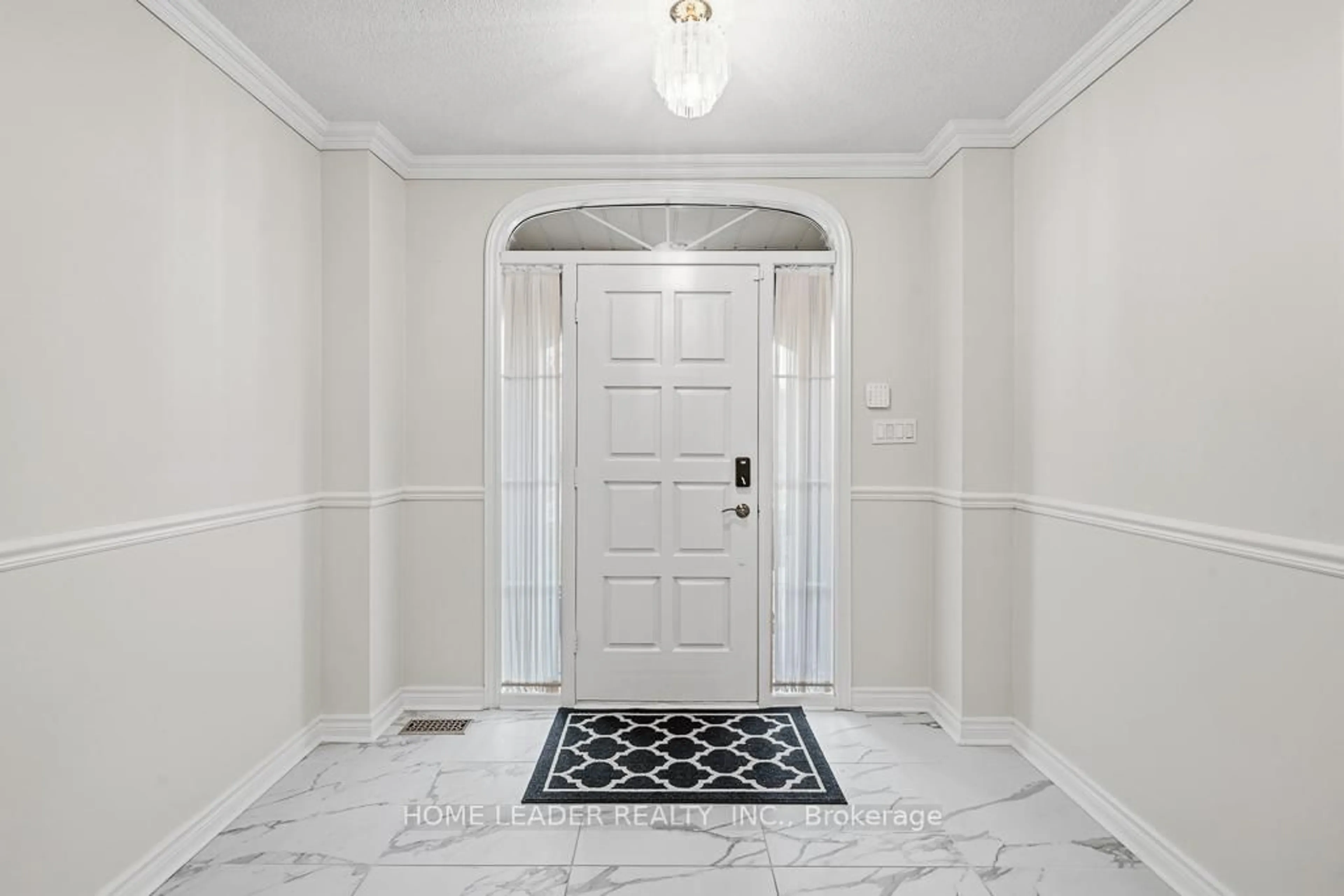 Indoor entryway for 61 King's Cross Ave, Richmond Hill Ontario L4B 2T1