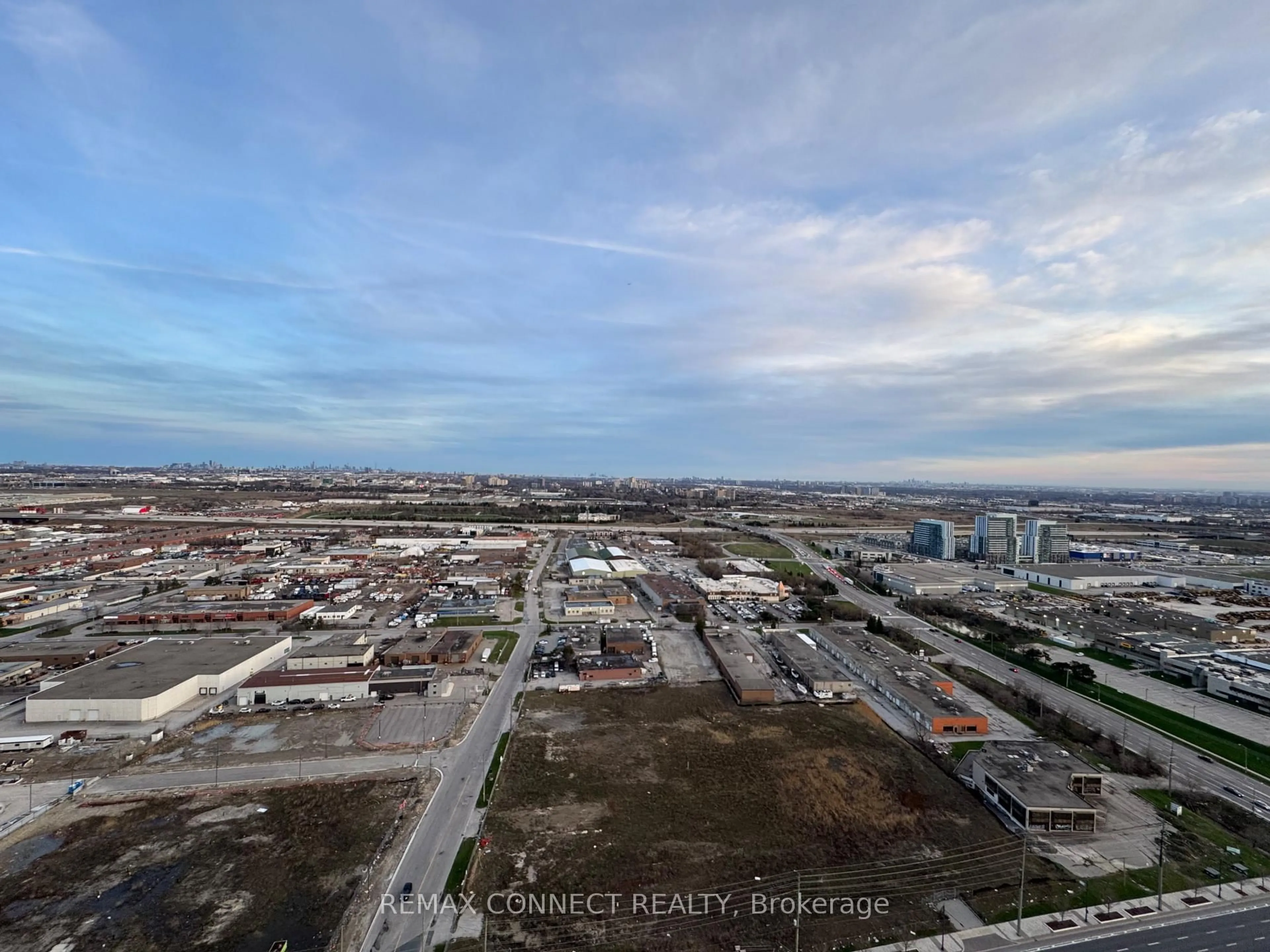 A pic from outside/outdoor area/front of a property/back of a property/a pic from drone, city buildings view from balcony for 2920 Highway 7 Rd #3301, Vaughan Ontario L4K 0P4
