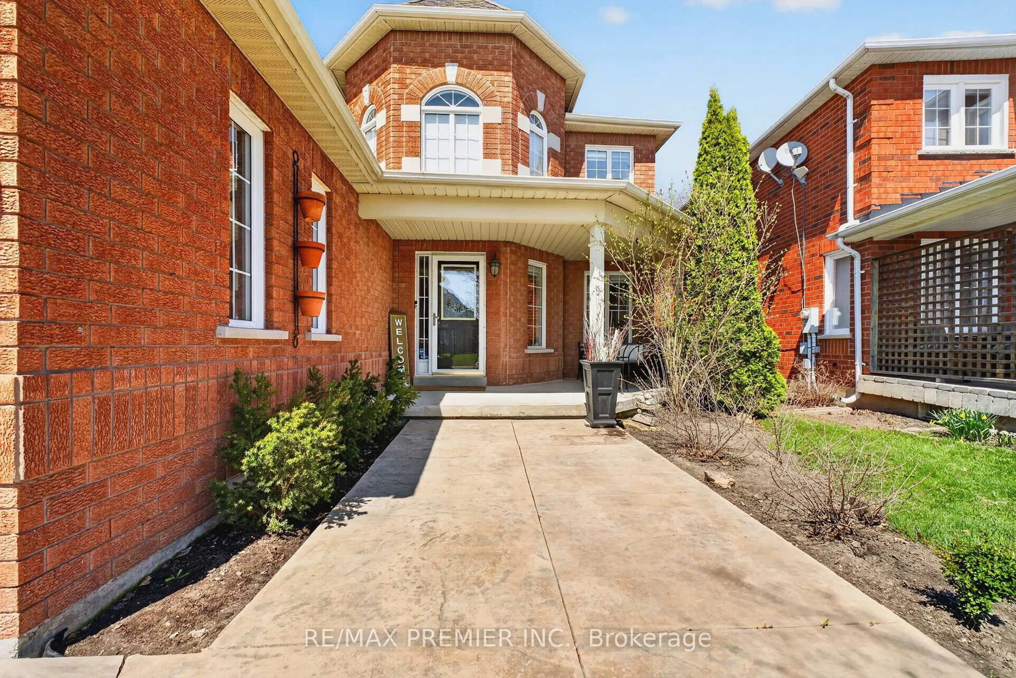 Home with brick exterior material, street for 38 Helmsdale Ave, Vaughan Ontario L6A 2G5