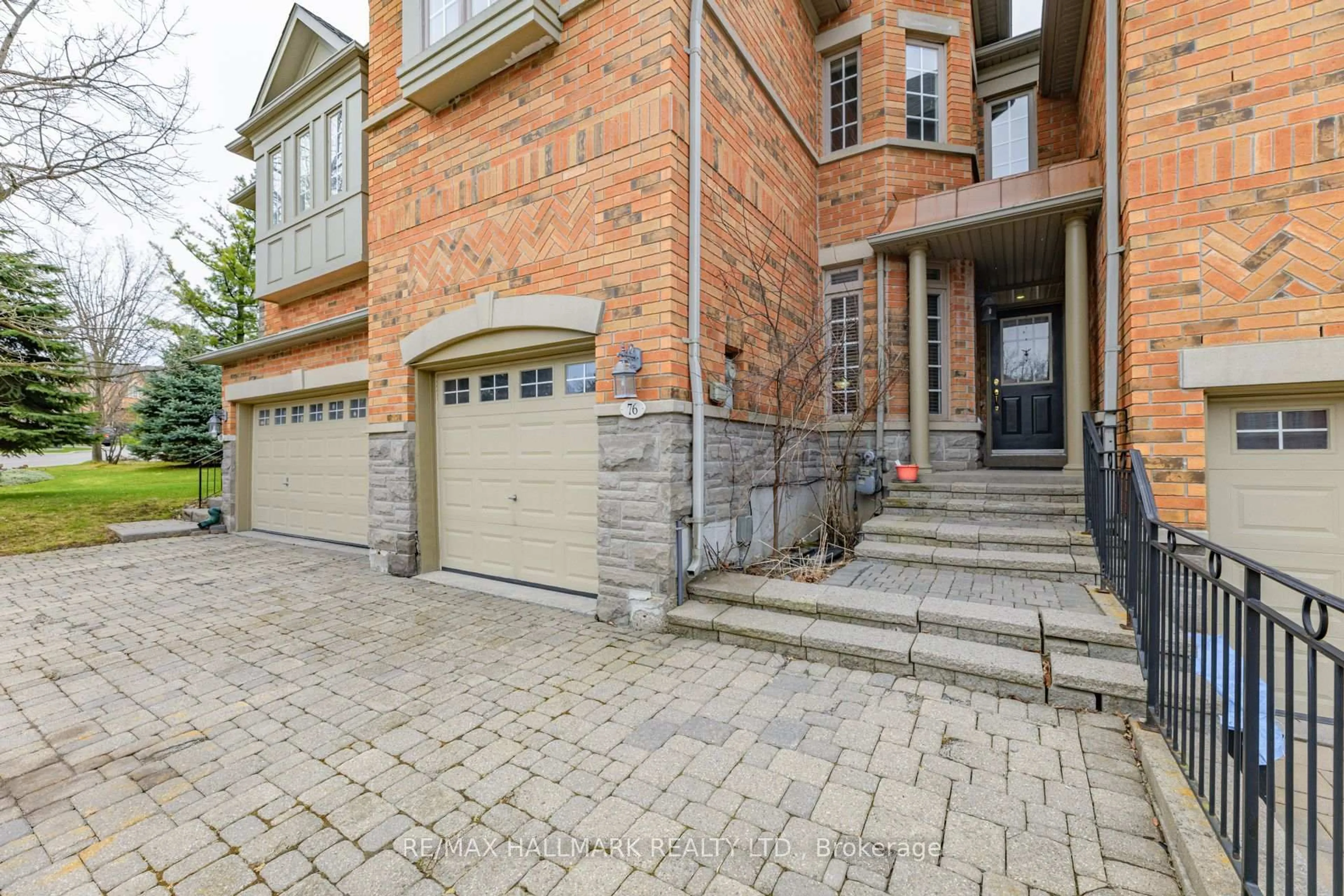 Home with brick exterior material, street for 76 Westbury Crt, Richmond Hill Ontario L4S 2L2