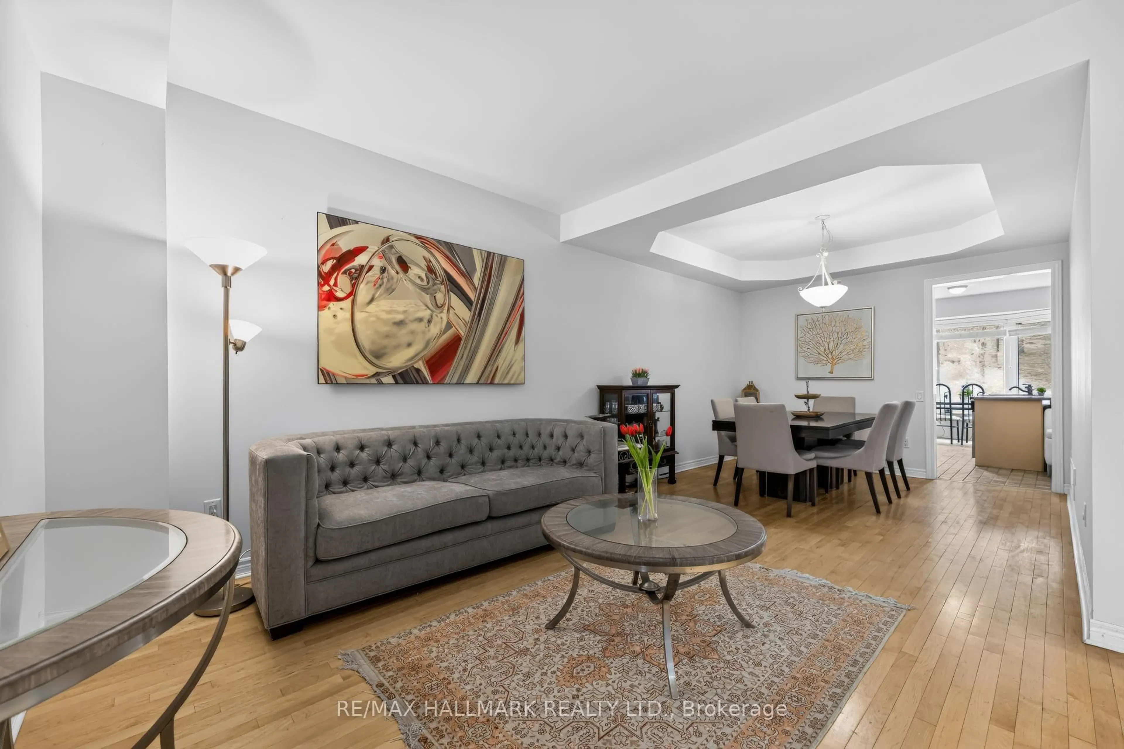 Living room with furniture, unknown for 76 Westbury Crt, Richmond Hill Ontario L4S 2L2