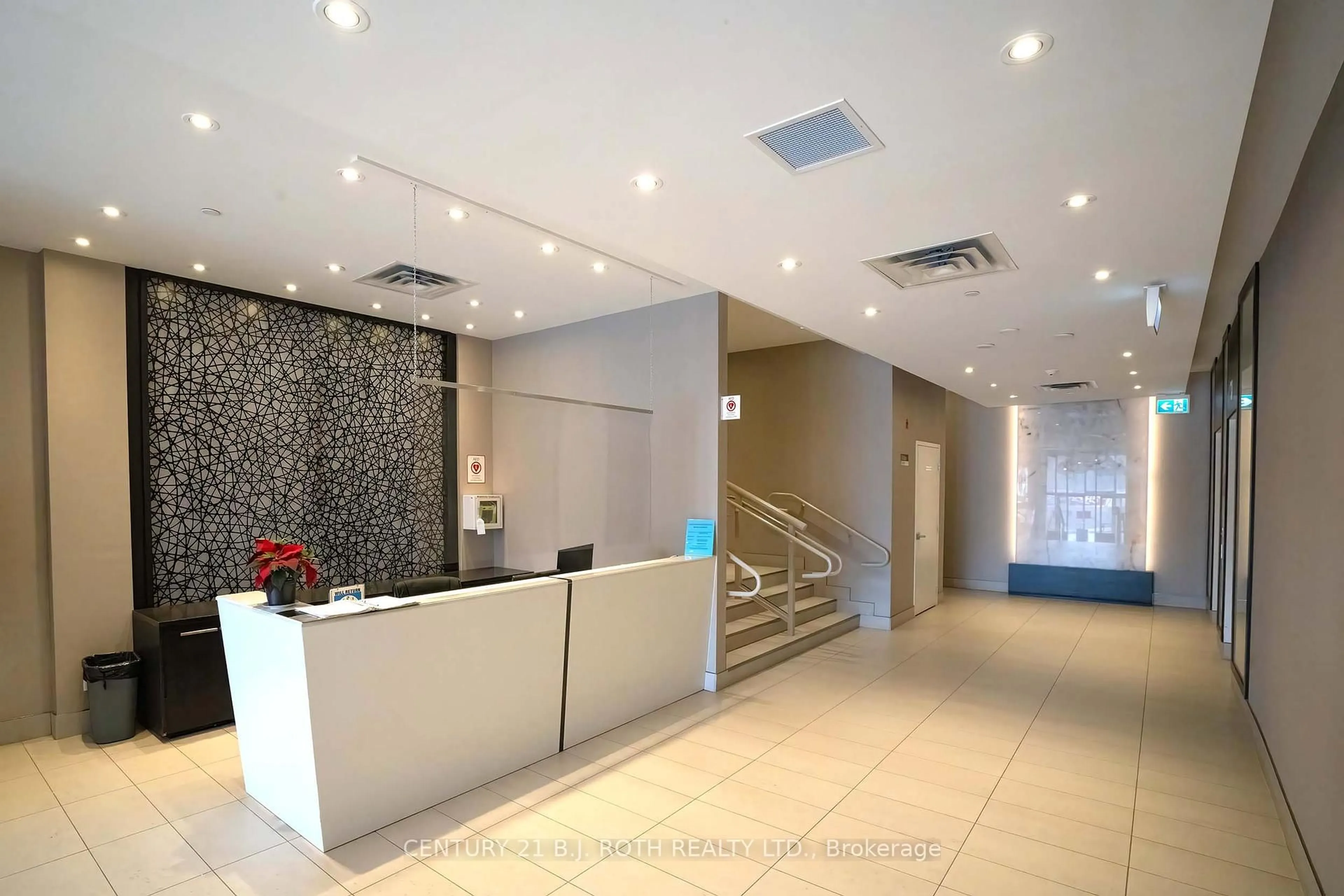 Lobby for 15277 Yonge St #313, Aurora Ontario L4G 1Y3