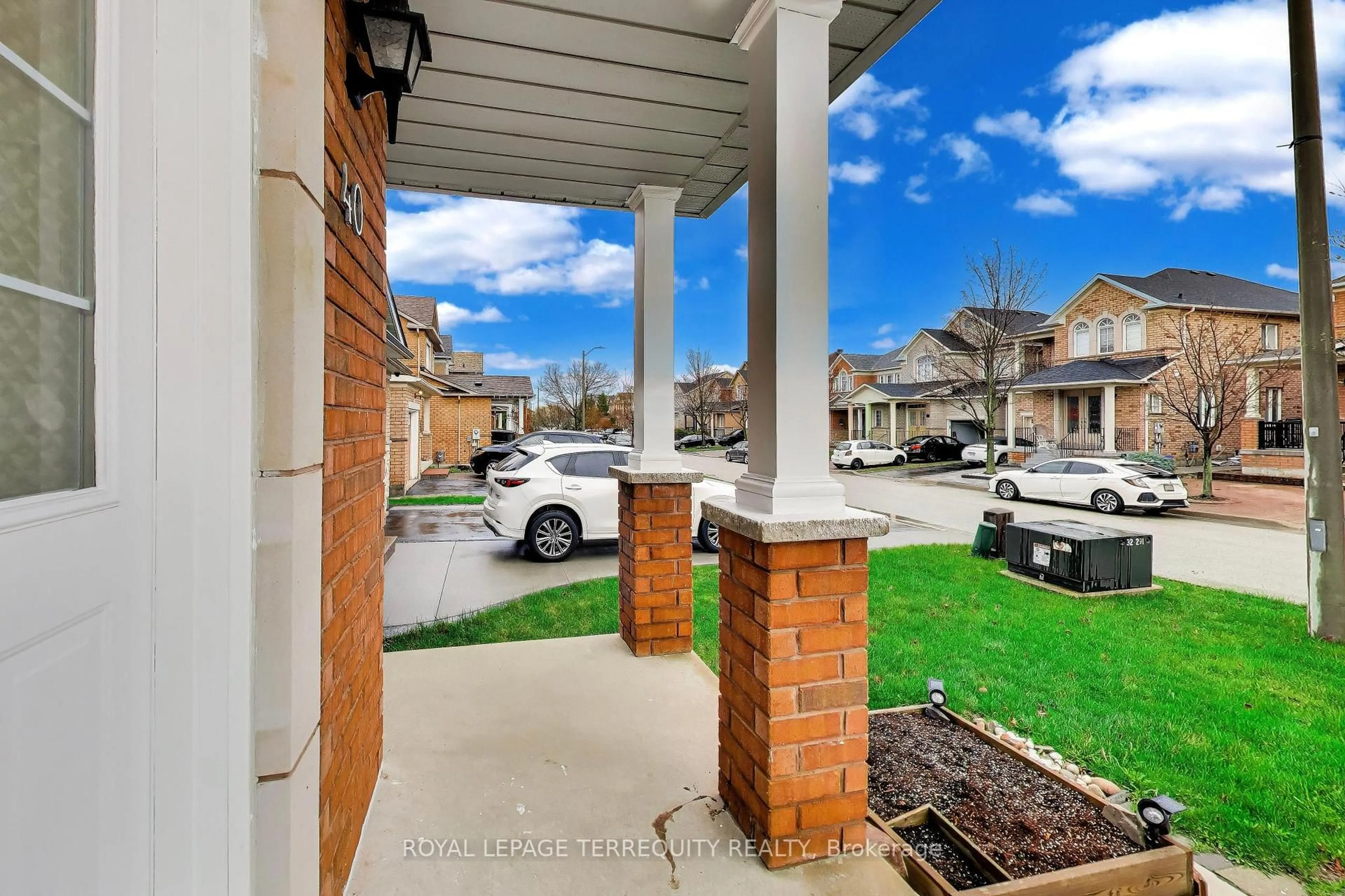 Patio, street for 40 Teal Cres, Vaughan Ontario L4H 2V5