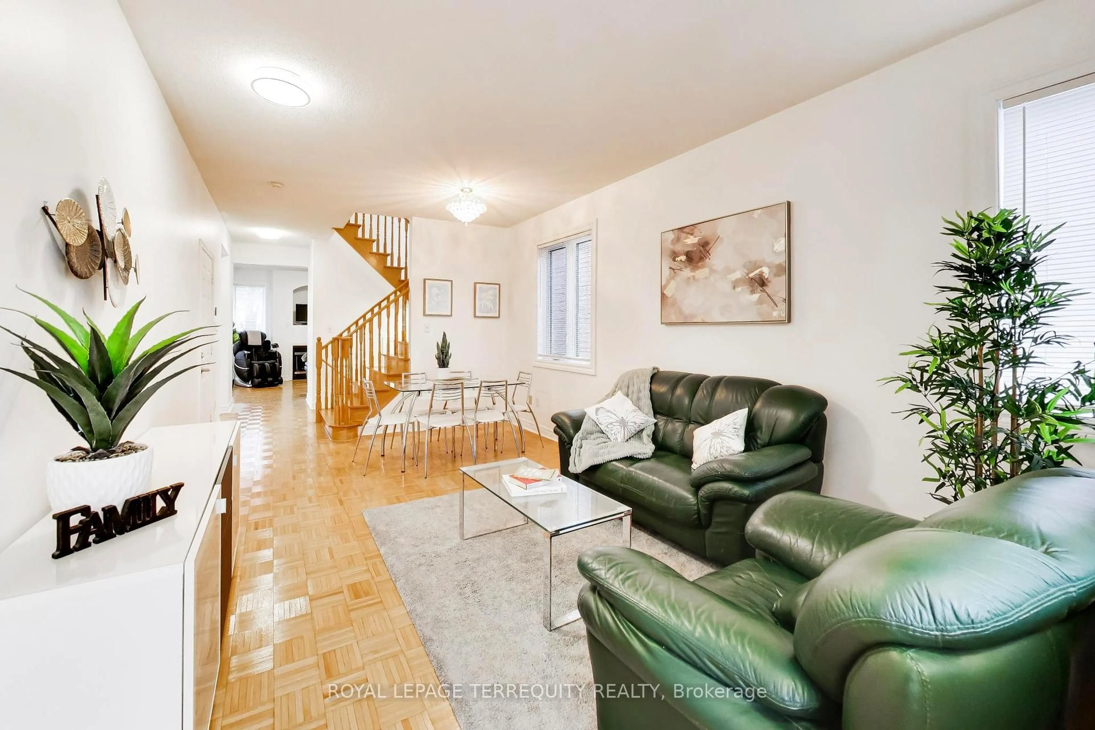 Living room with furniture, unknown for 40 Teal Cres, Vaughan Ontario L4H 2V5