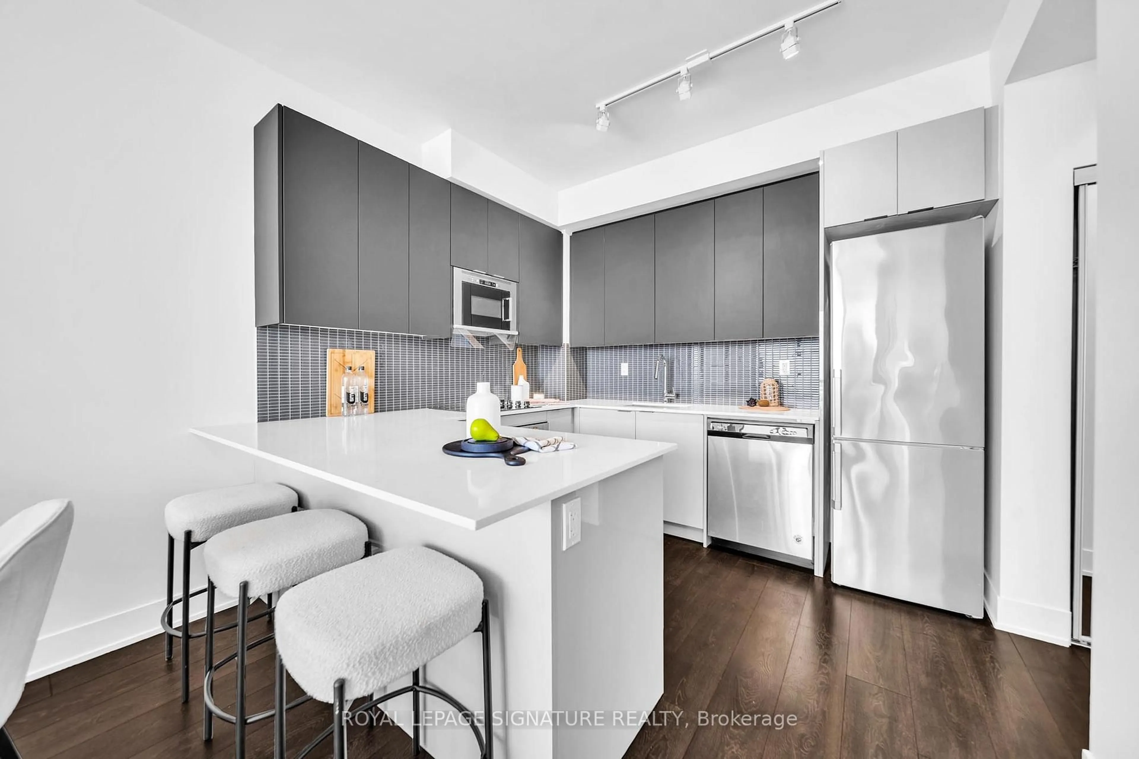 Open concept kitchen, unknown for 2908 Highway 7 #1610, Vaughan Ontario L4K 0K5
