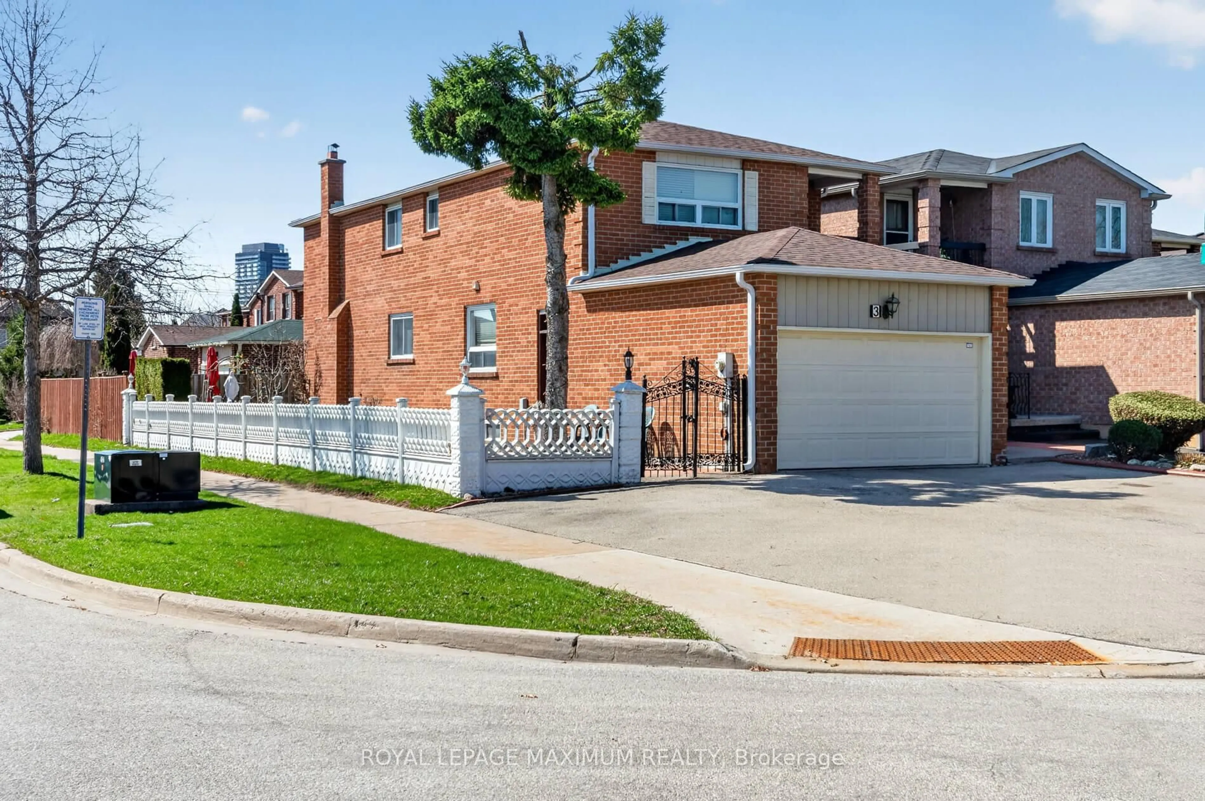 Home with brick exterior material, street for 3 Muzzo Crt, Vaughan Ontario L4L 3K2