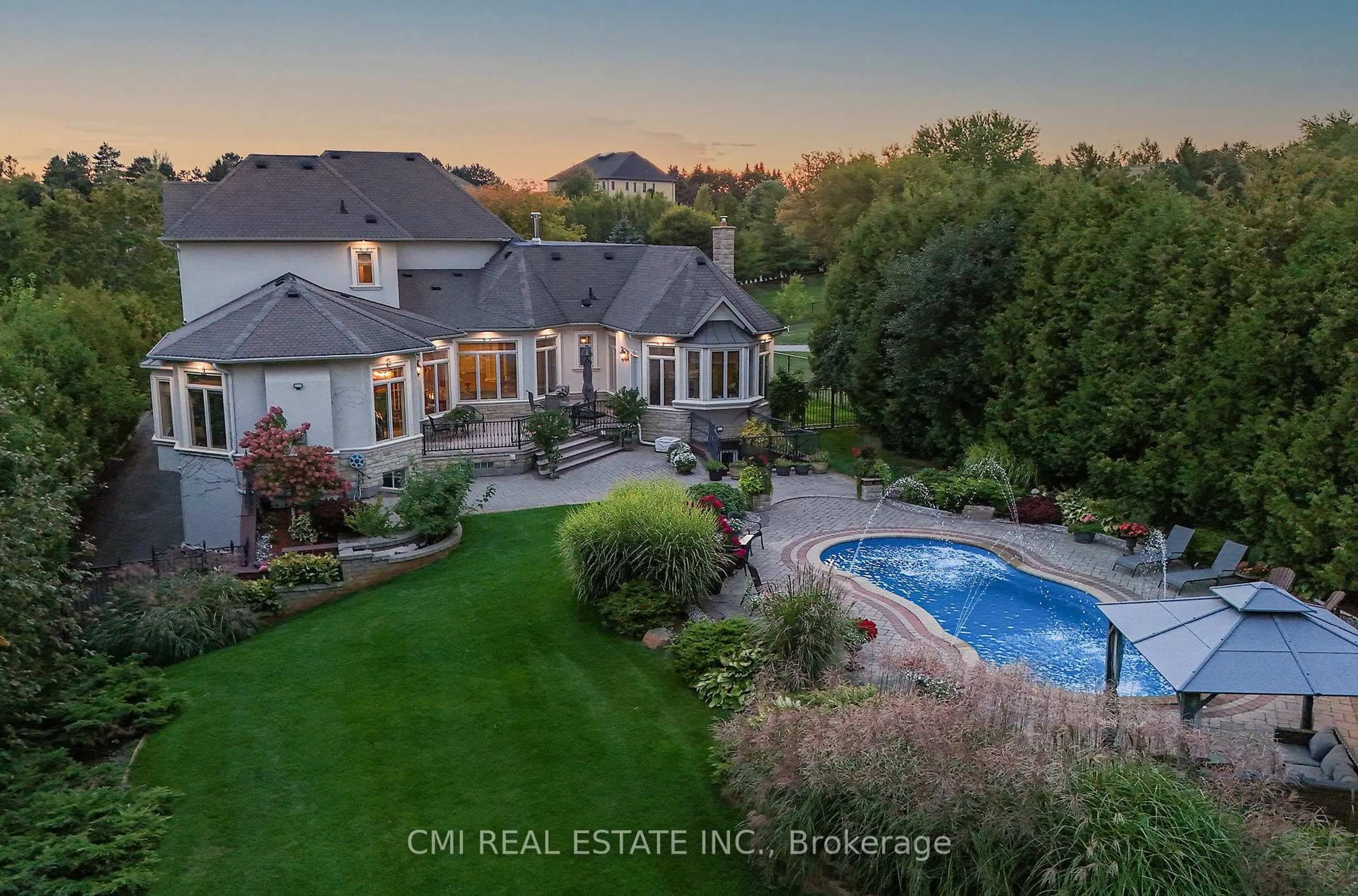 A pic from outside/outdoor area/front of a property/back of a property/a pic from drone, water/lake/river/ocean view for 776 Woodland Acres Cres, Vaughan Ontario L6A 1G2