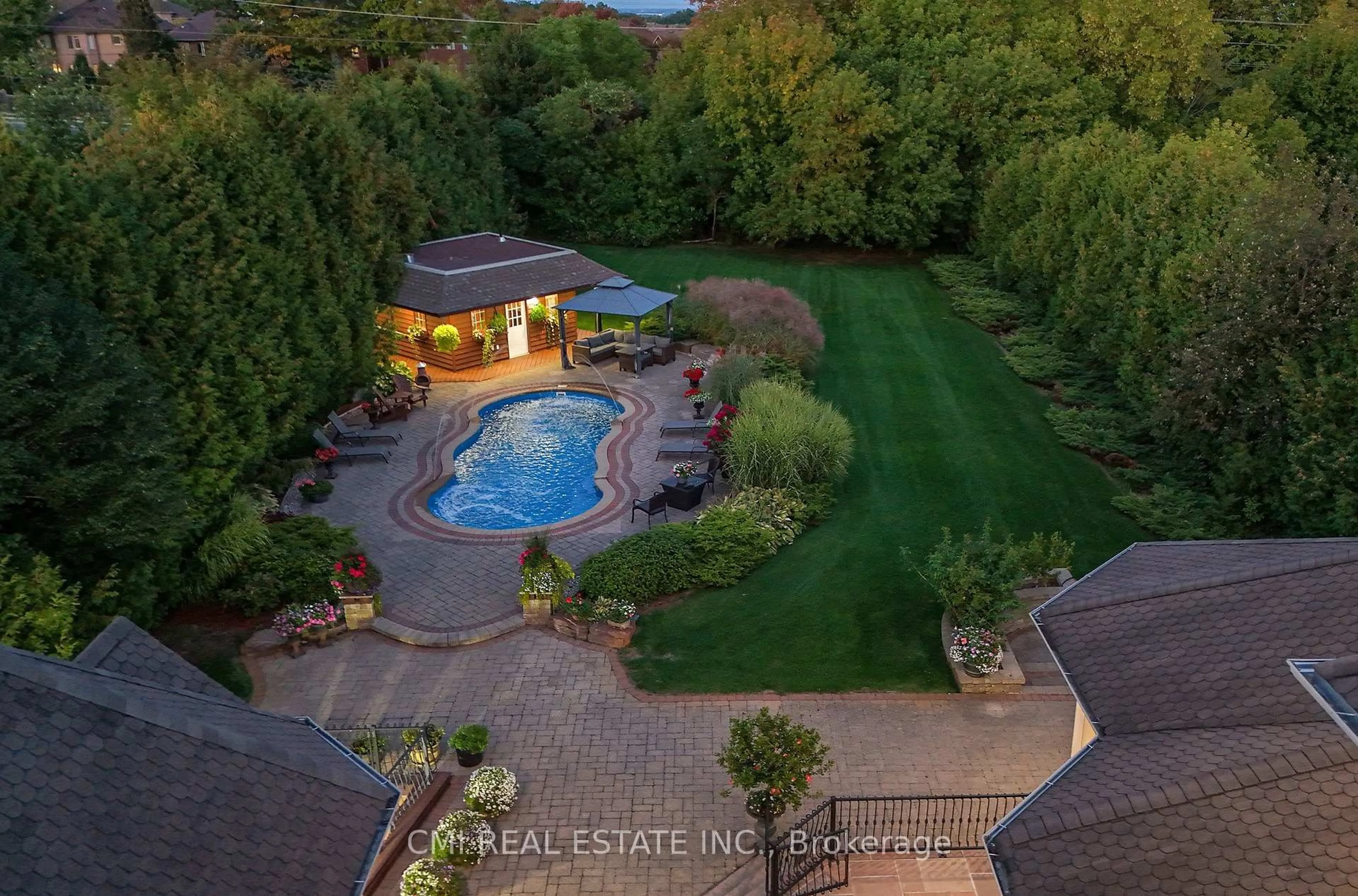 A pic from outside/outdoor area/front of a property/back of a property/a pic from drone, water/lake/river/ocean view for 776 Woodland Acres Cres, Vaughan Ontario L6A 1G2