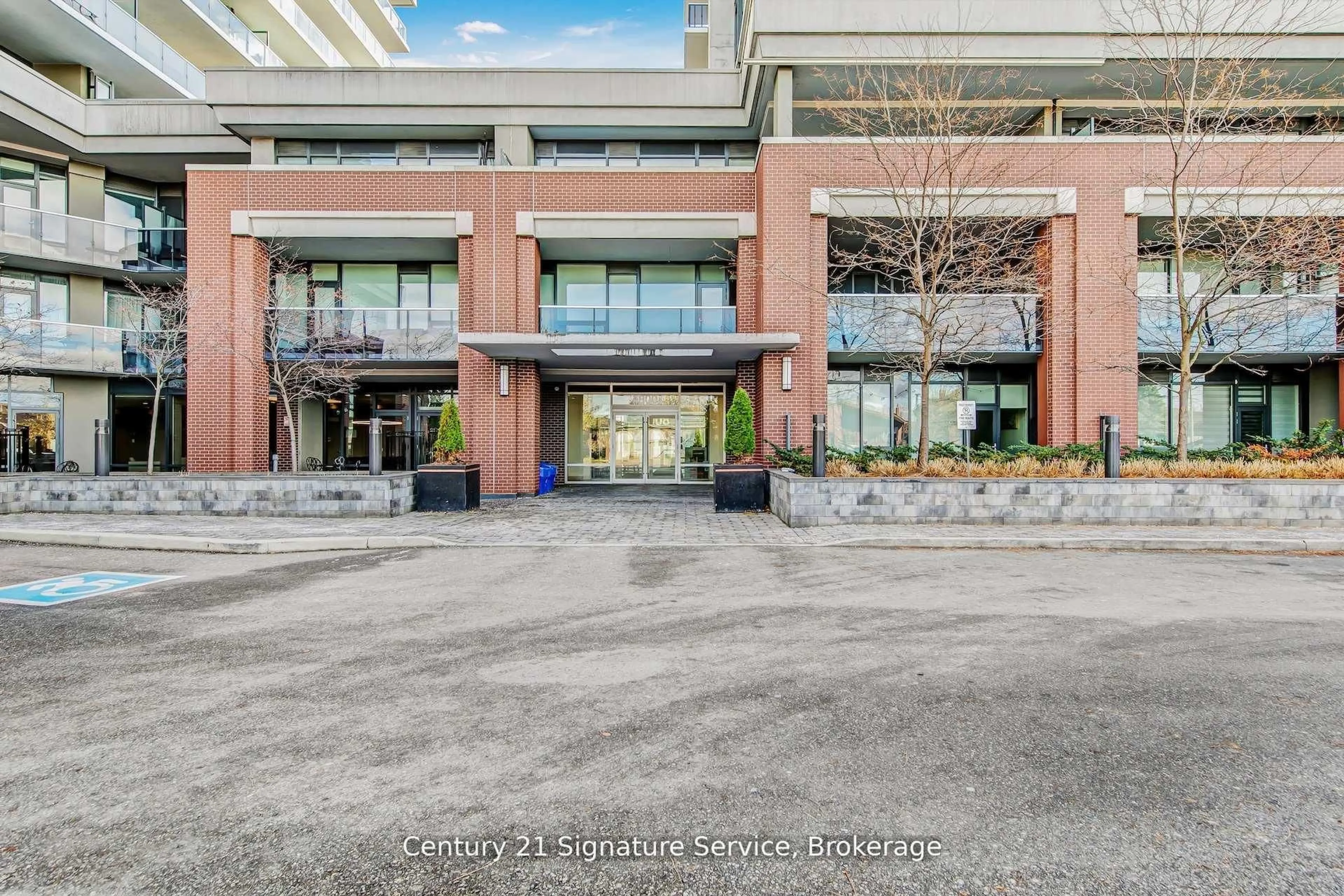 Indoor foyer for 4800 Highway 7 #117, Vaughan Ontario L4L 1H8