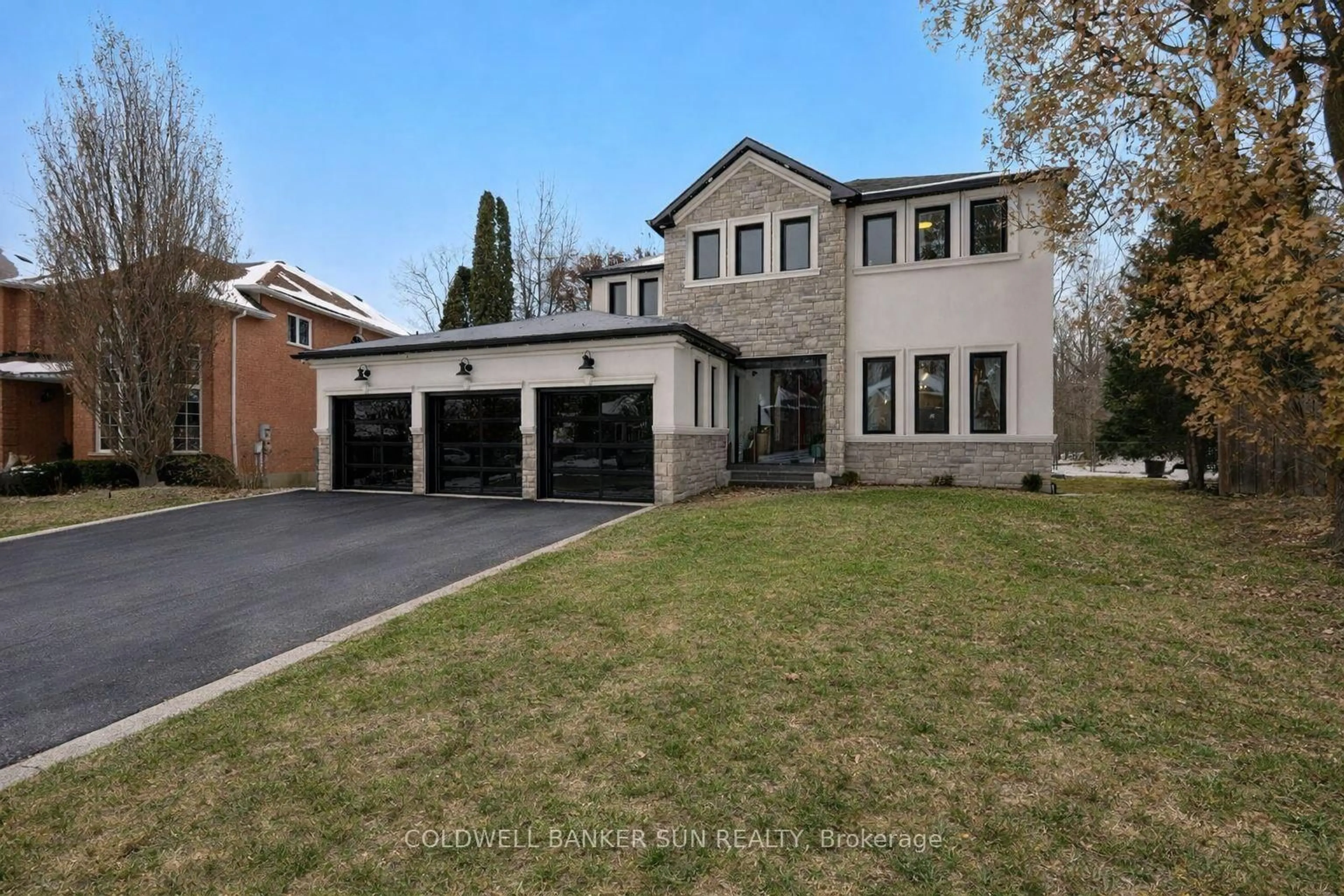 Home with brick exterior material, street for 34 Previn Crt, New Tecumseth Ontario L9R 1N8