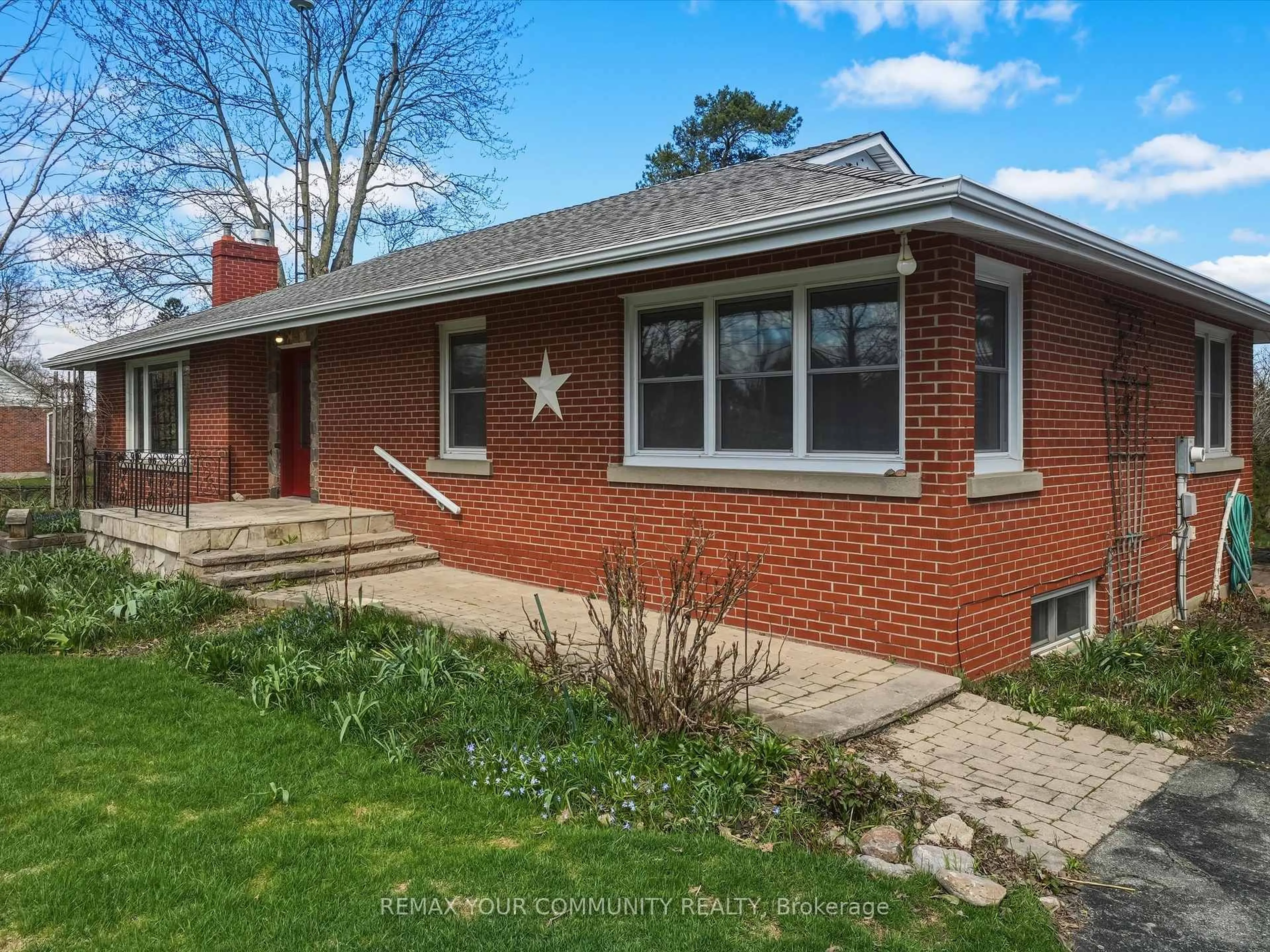 Home with brick exterior material, street for 4198 Simcoe County Road 88 Rd, Bradford West Gwillimbury Ontario L3Z 3K8