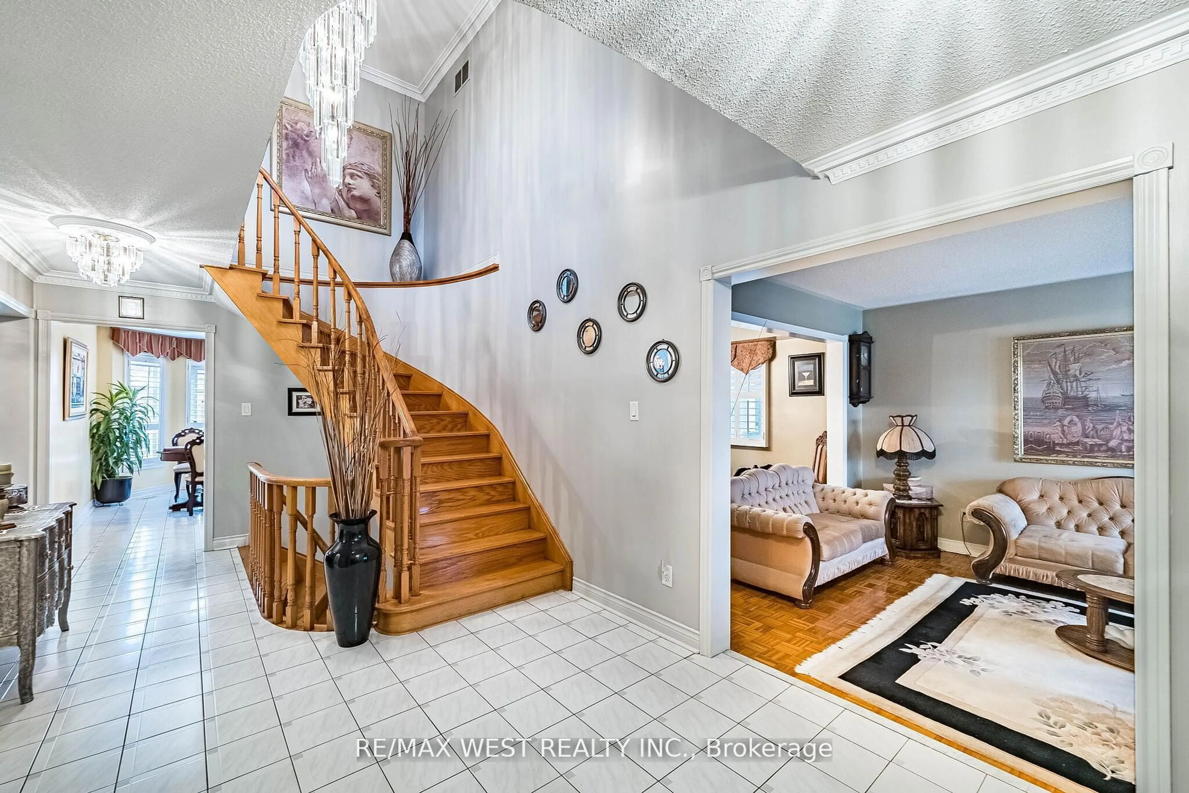 Unknown for 81 Vera St, Vaughan Ontario L4L 5S4