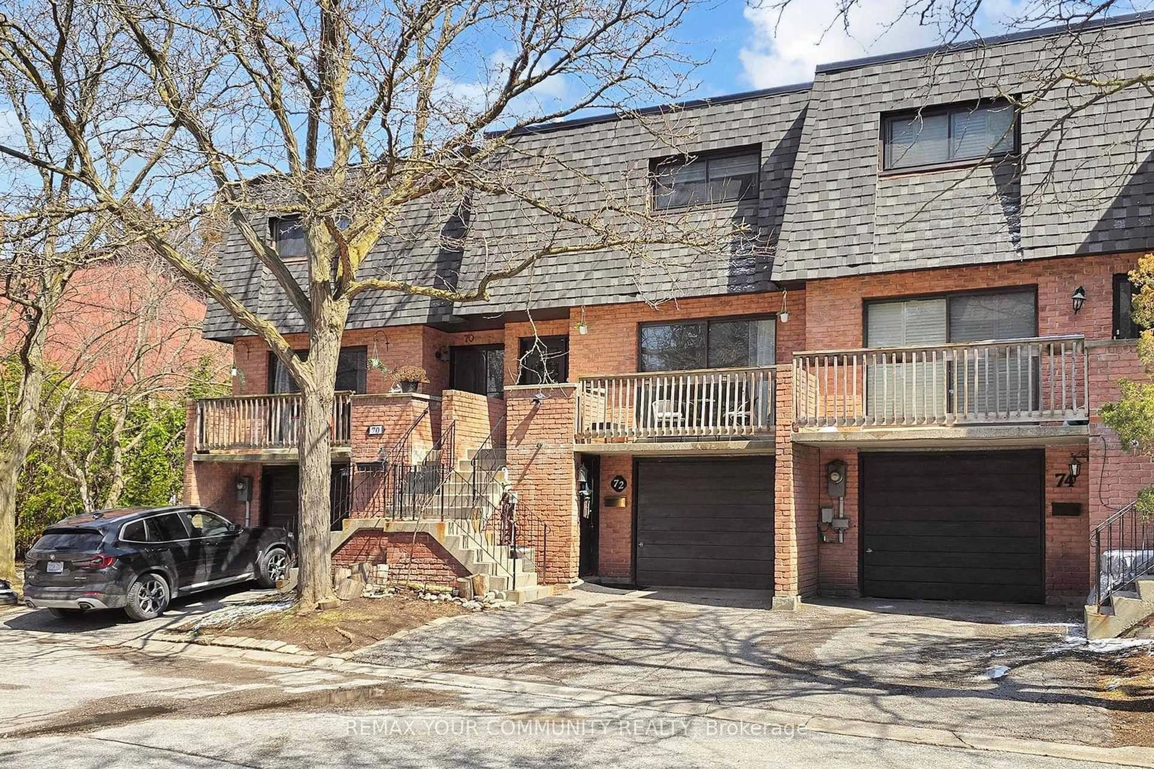Home with brick exterior material, street for 72 Ashglen Way #16, Markham Ontario L3R 3A7