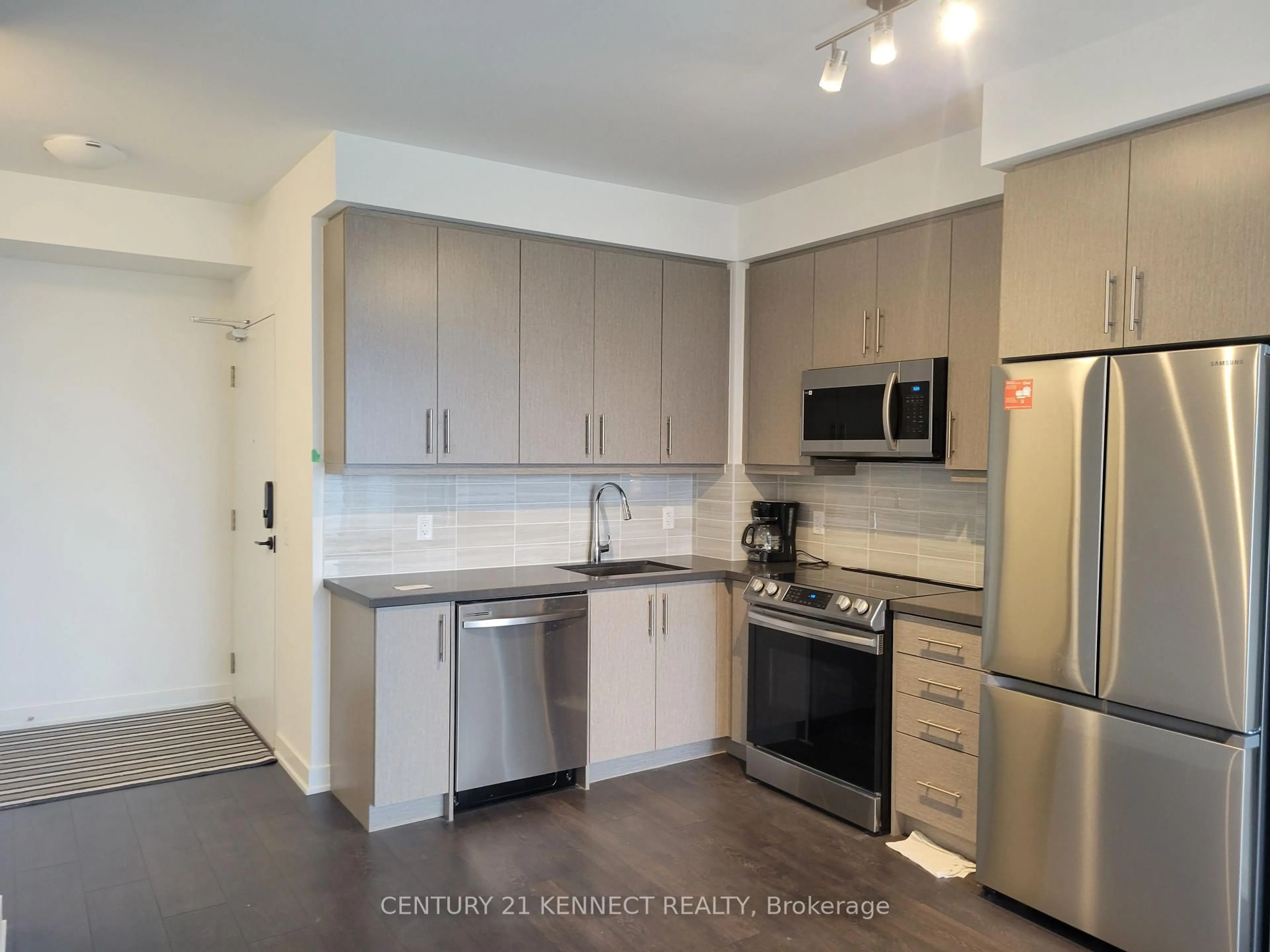 Standard kitchen, unknown for 105 Oneida Cres #2606, Richmond Hill Ontario L4B 0H6