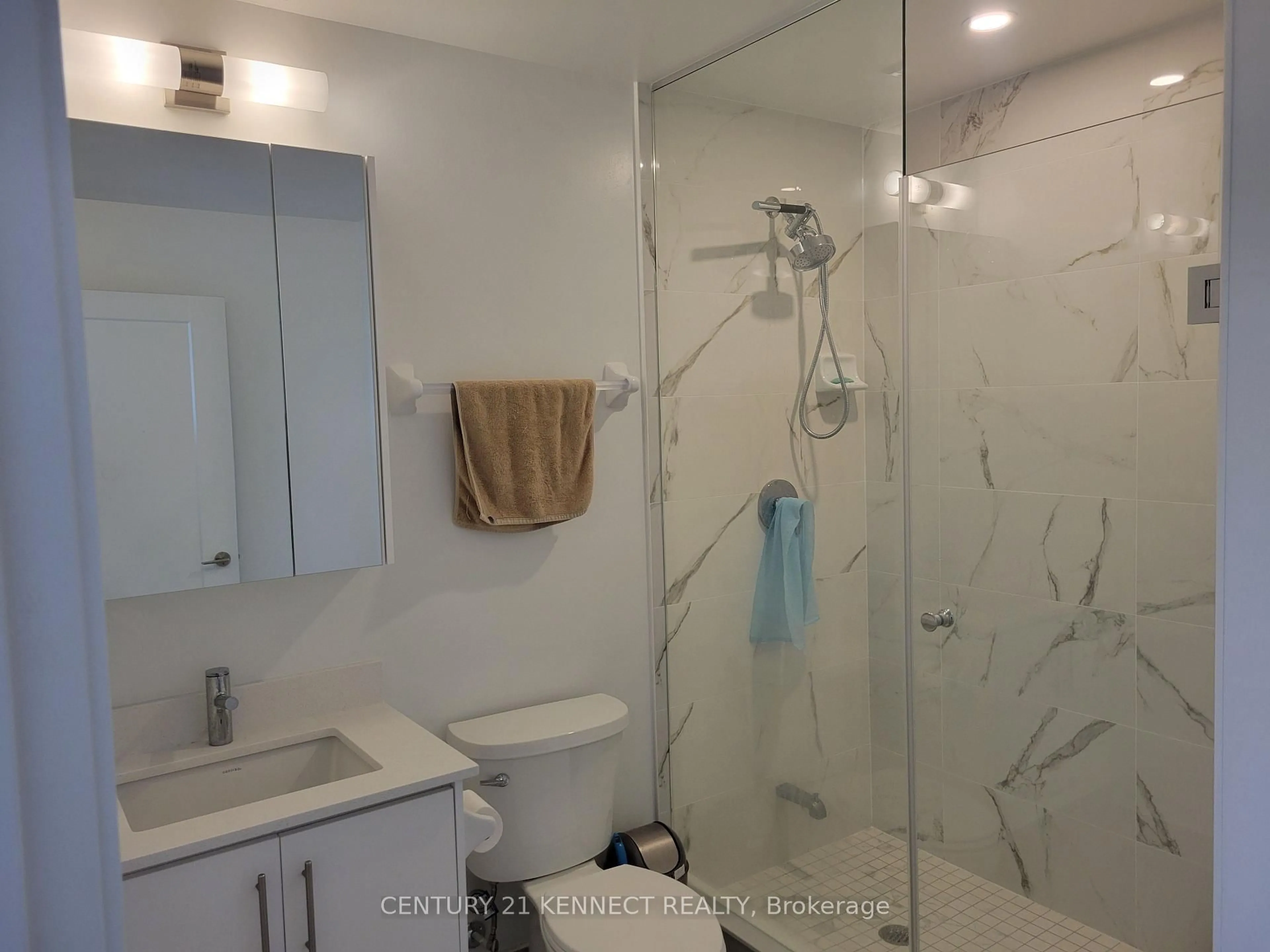Standard bathroom, ceramic/tile floor for 105 Oneida Cres #2606, Richmond Hill Ontario L4B 0H6