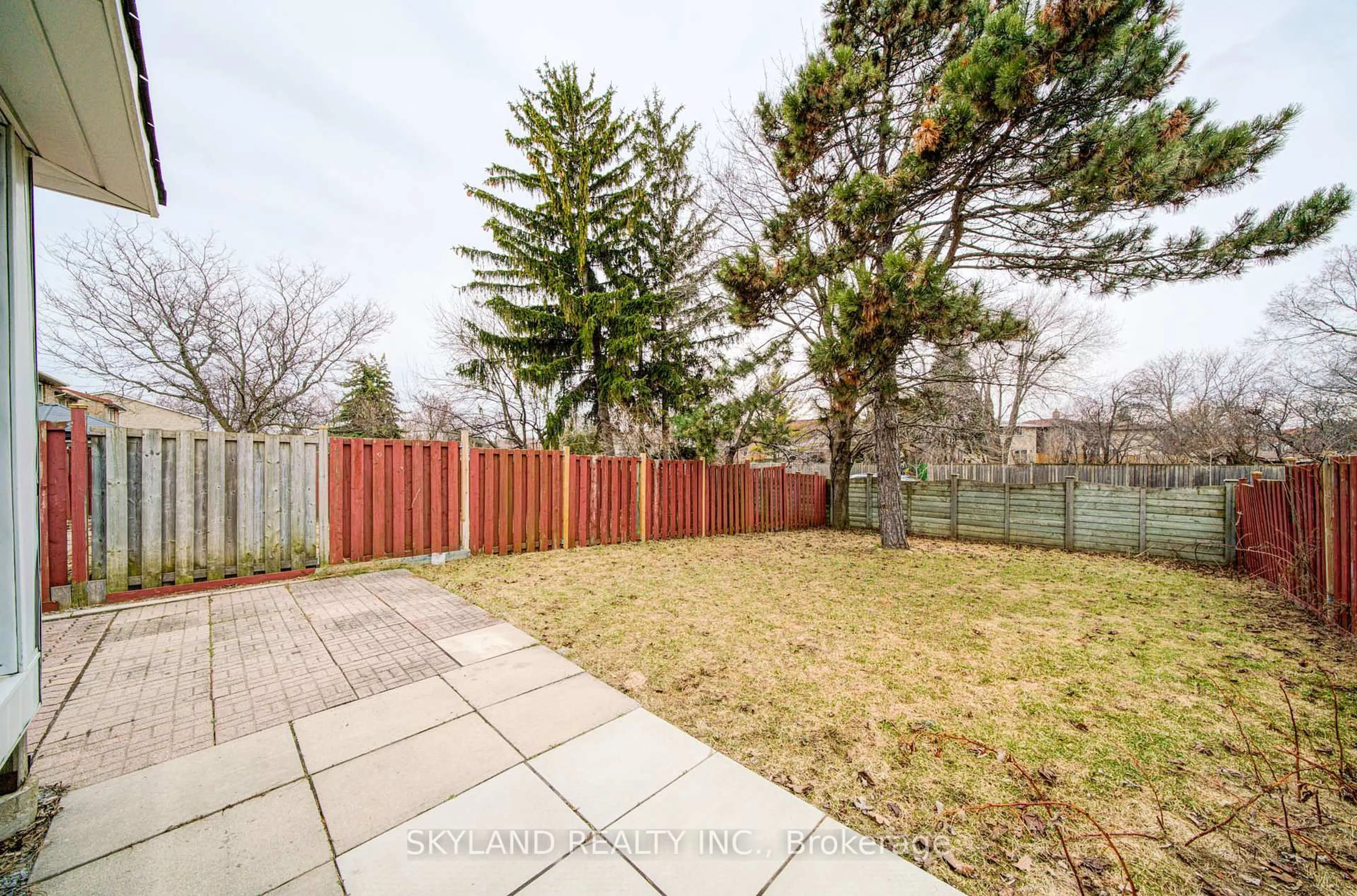 Patio, street for 56 Upton Cres, Markham Ontario L3R 3T4